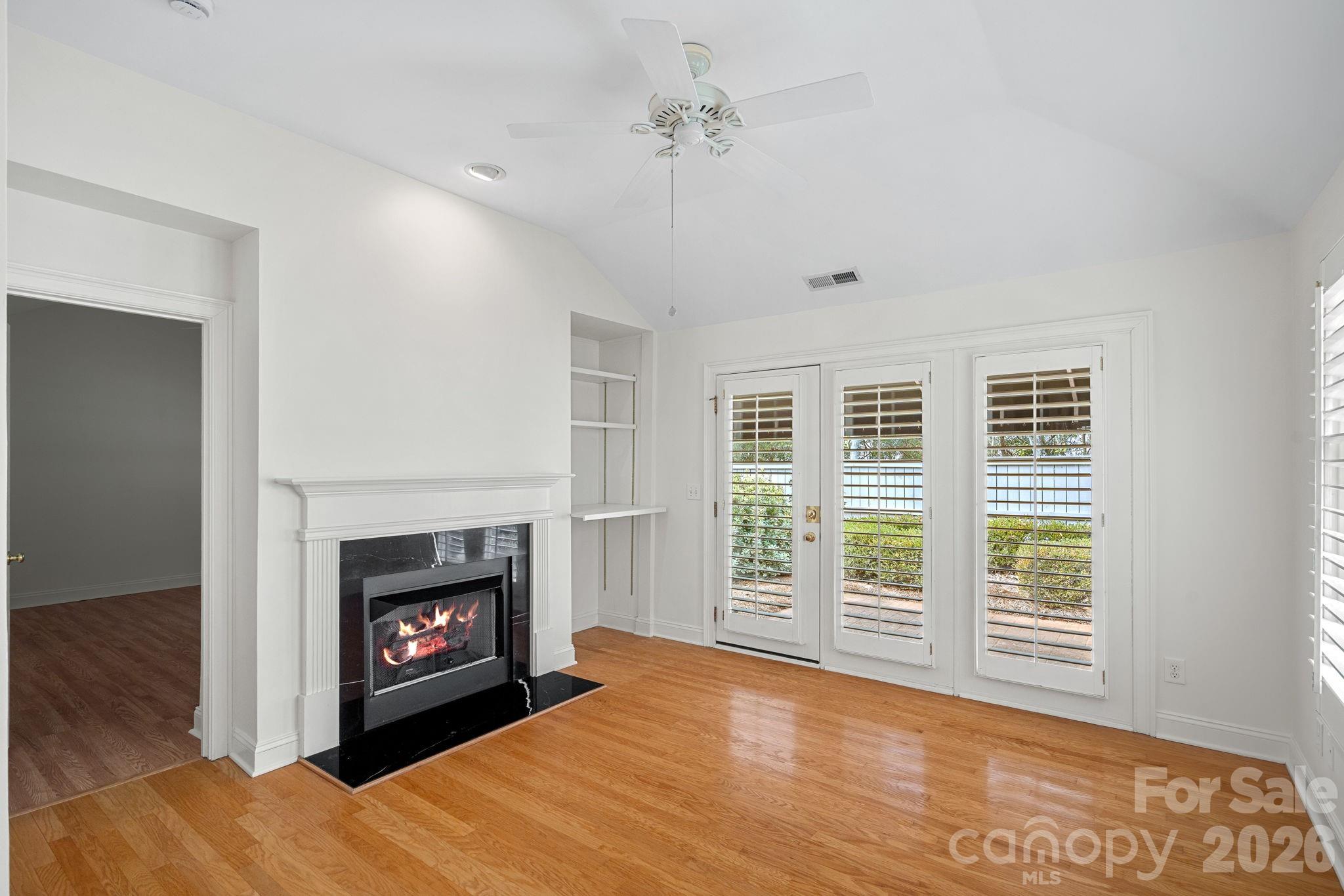 221 Sloane Square Way