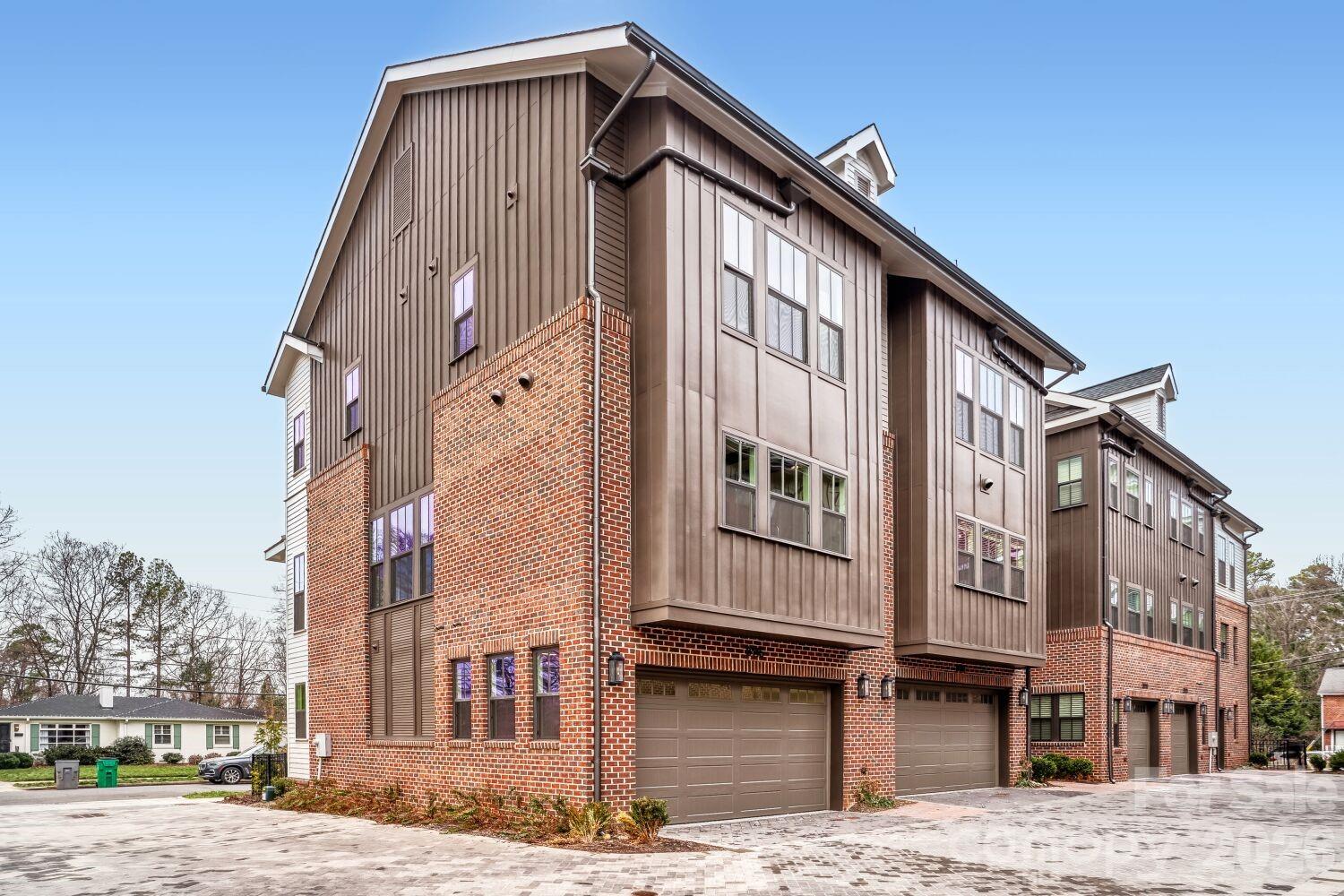 3115 Pinehurst Place