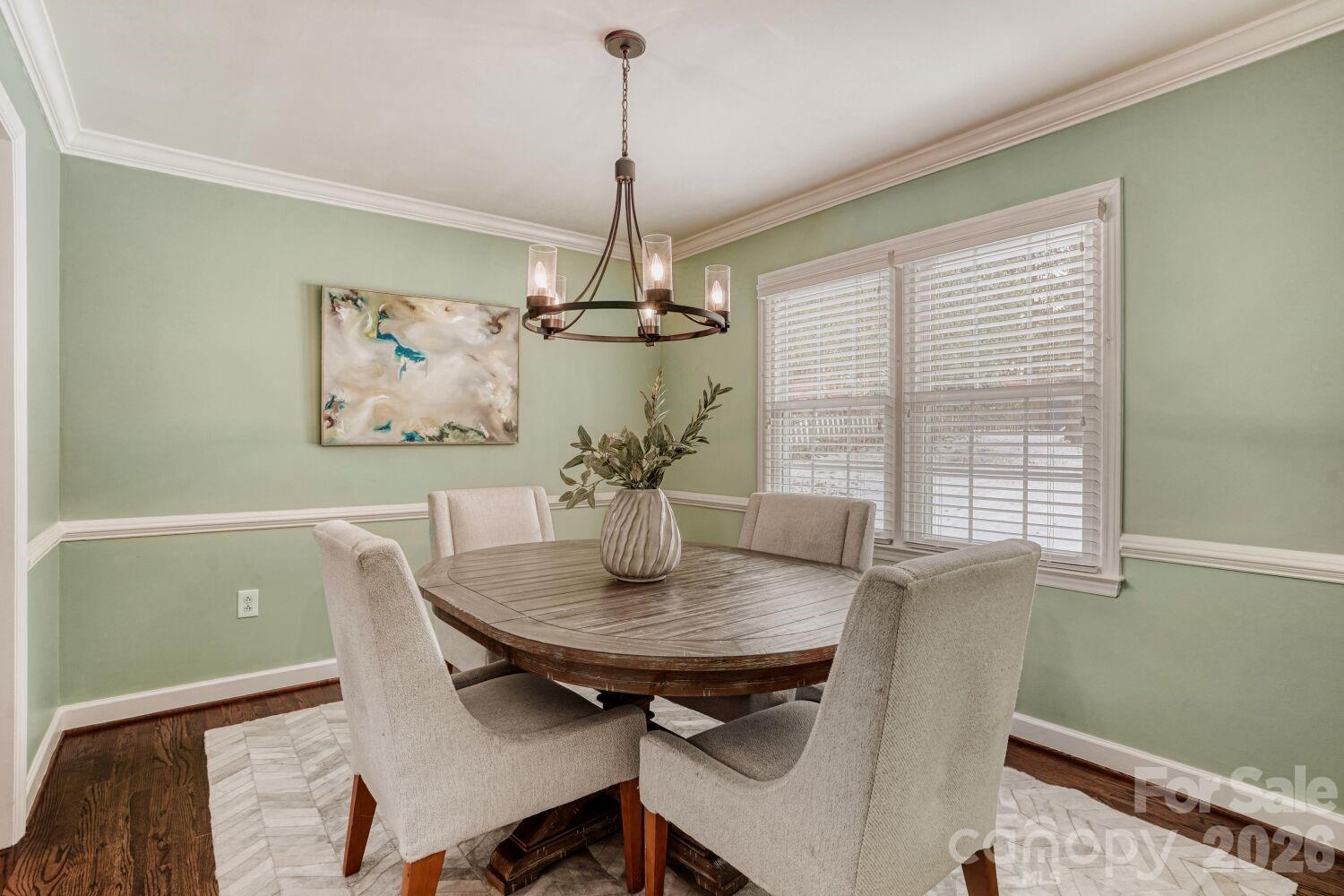 2712 Creekbed Lane