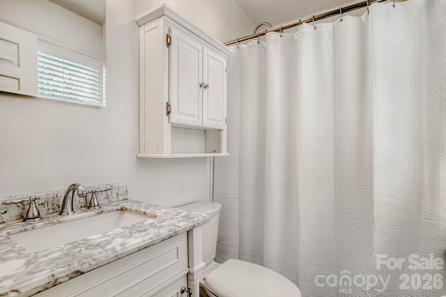 2712 Creekbed Lane