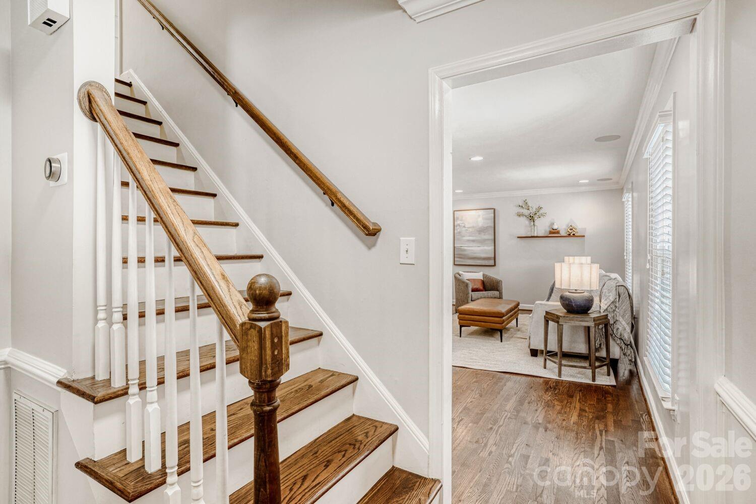 2712 Creekbed Lane