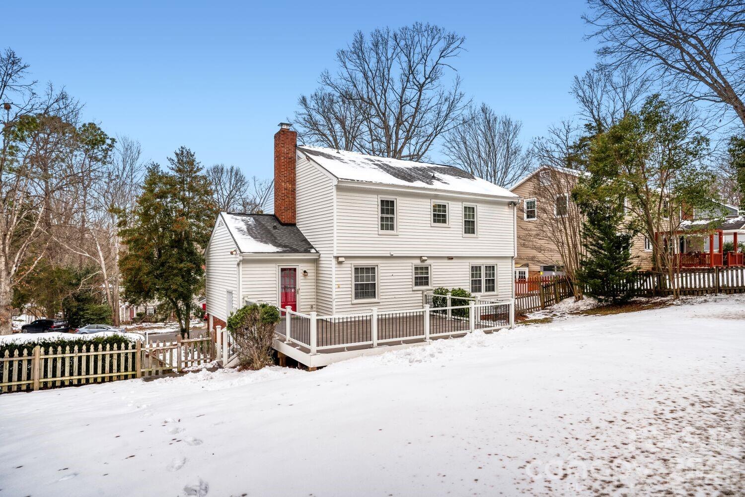 2712 Creekbed Lane