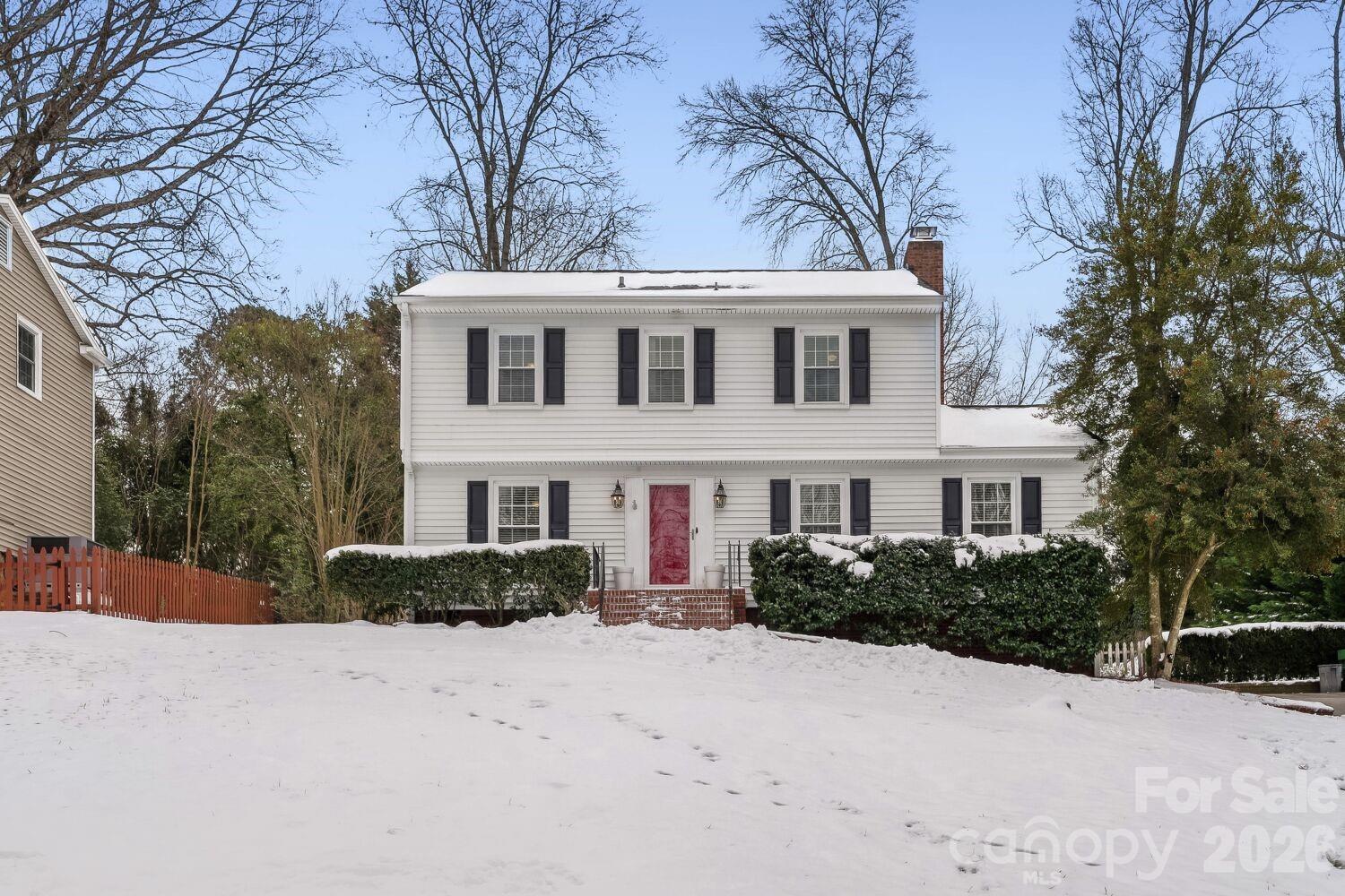 2712 Creekbed Lane