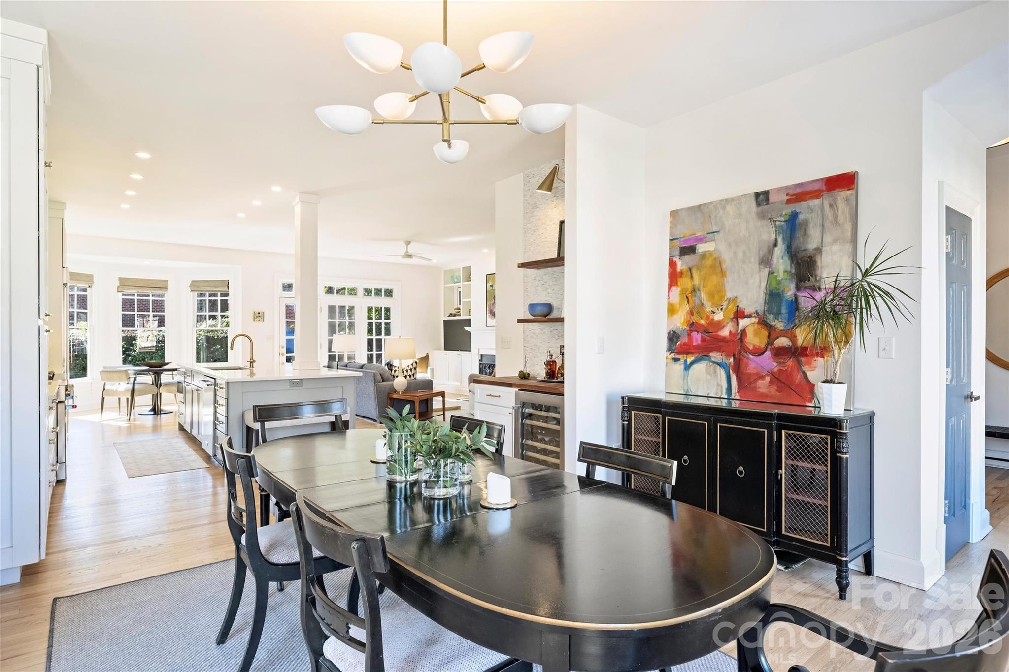 1244 Dilworth Crescent Row