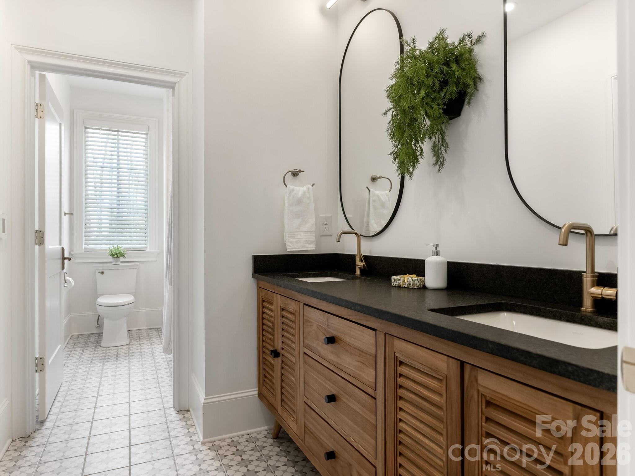 313 Wonderwood Drive
