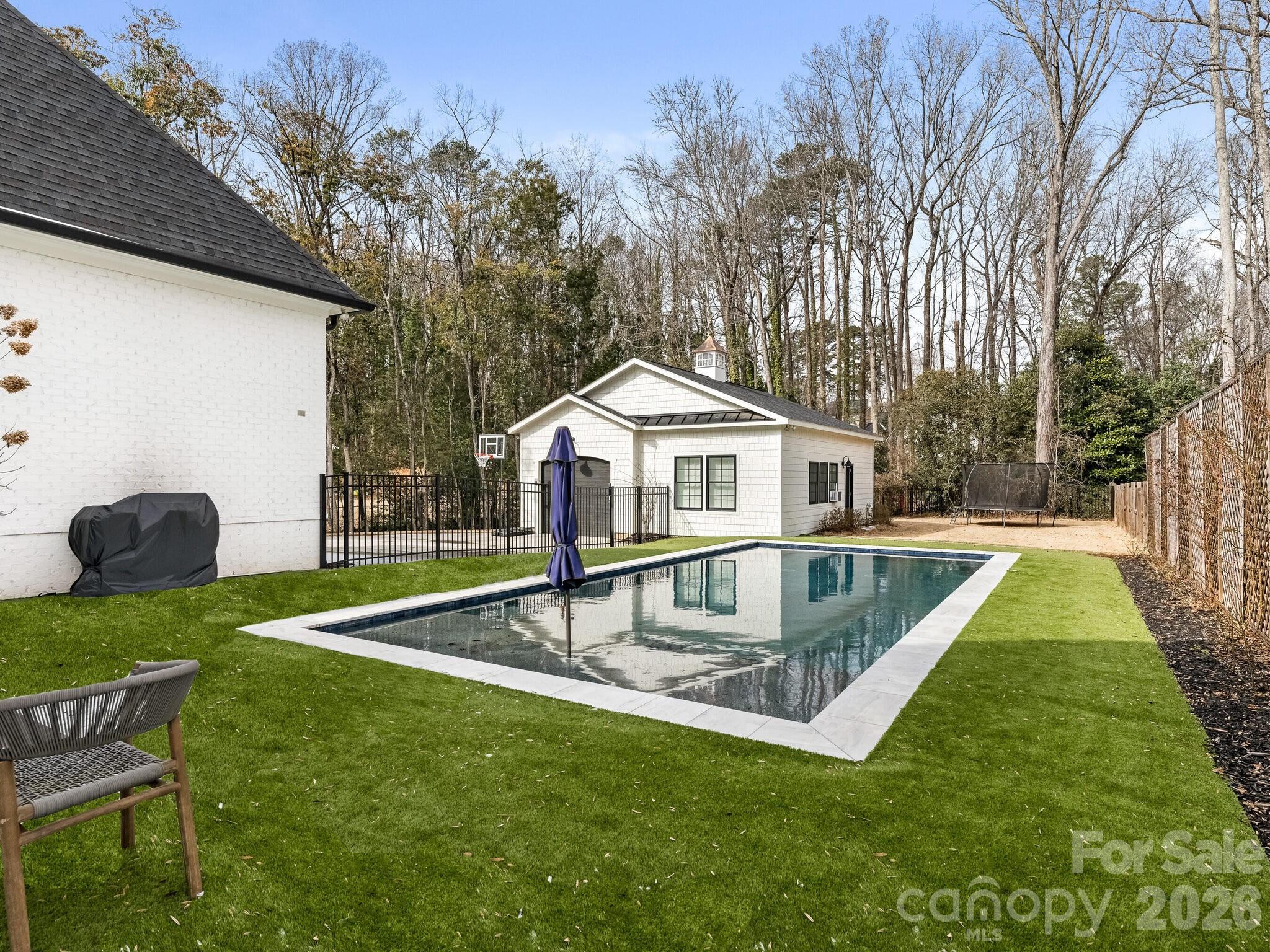 313 Wonderwood Drive