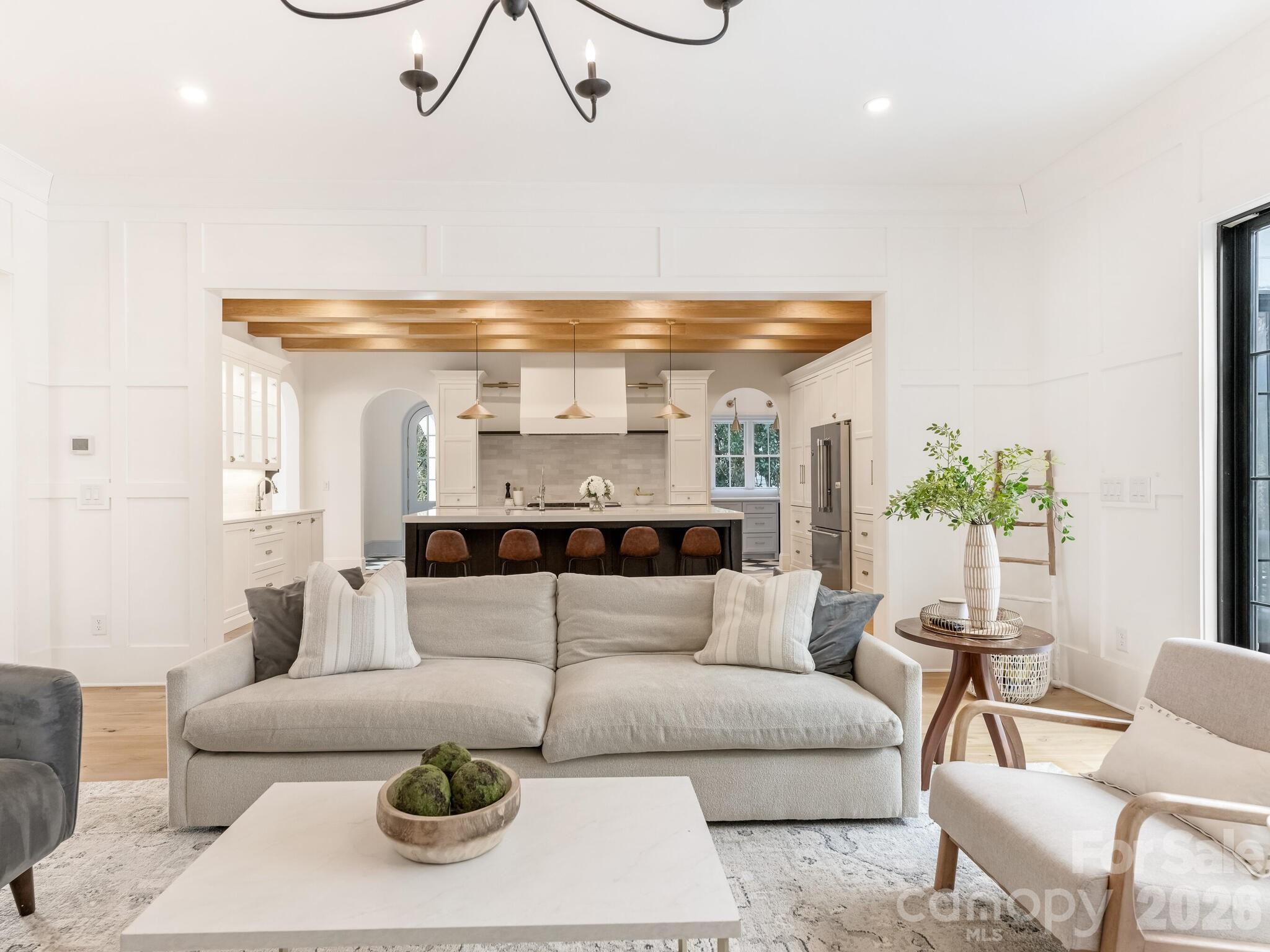 313 Wonderwood Drive
