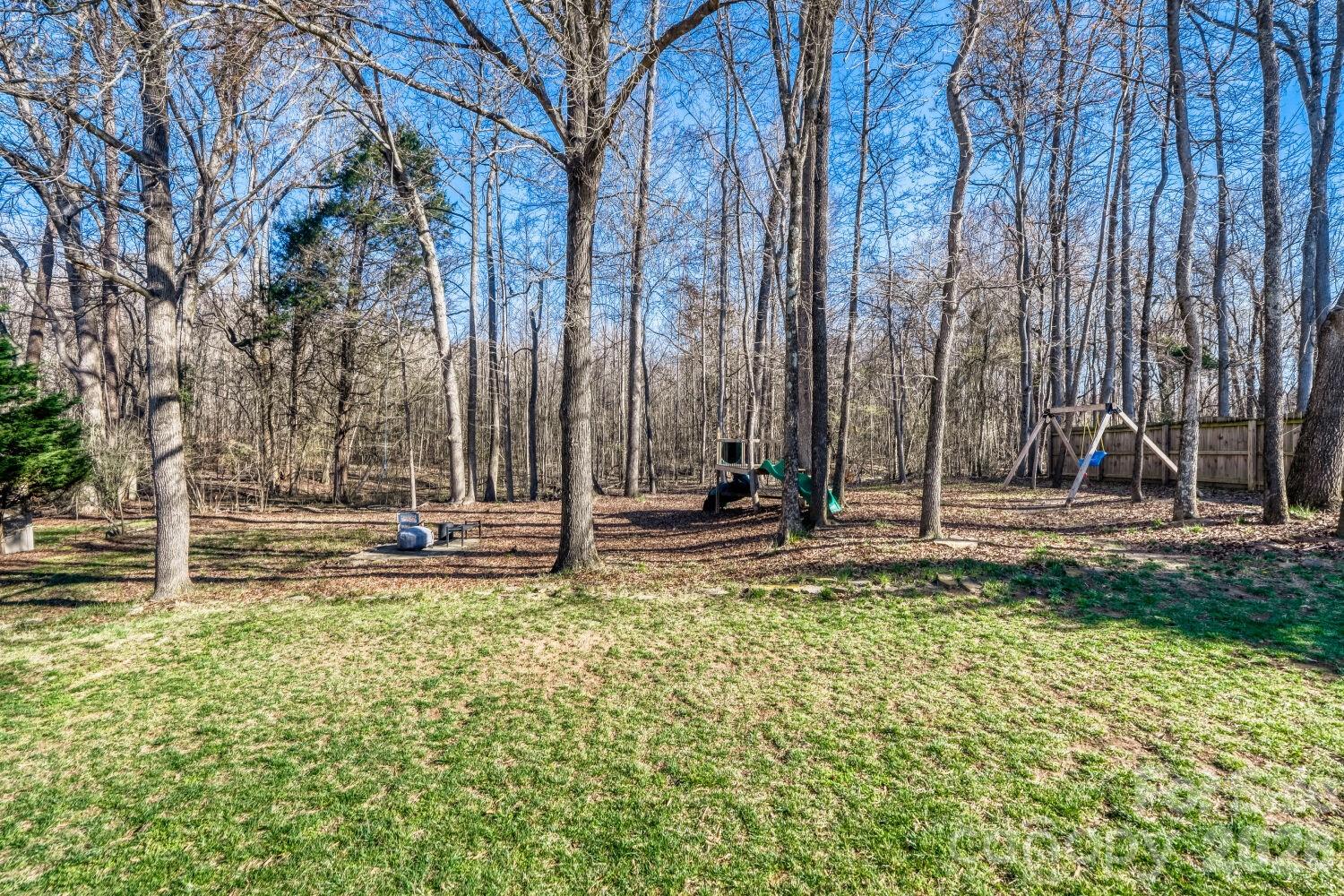 8607 Forest Shadow Circle