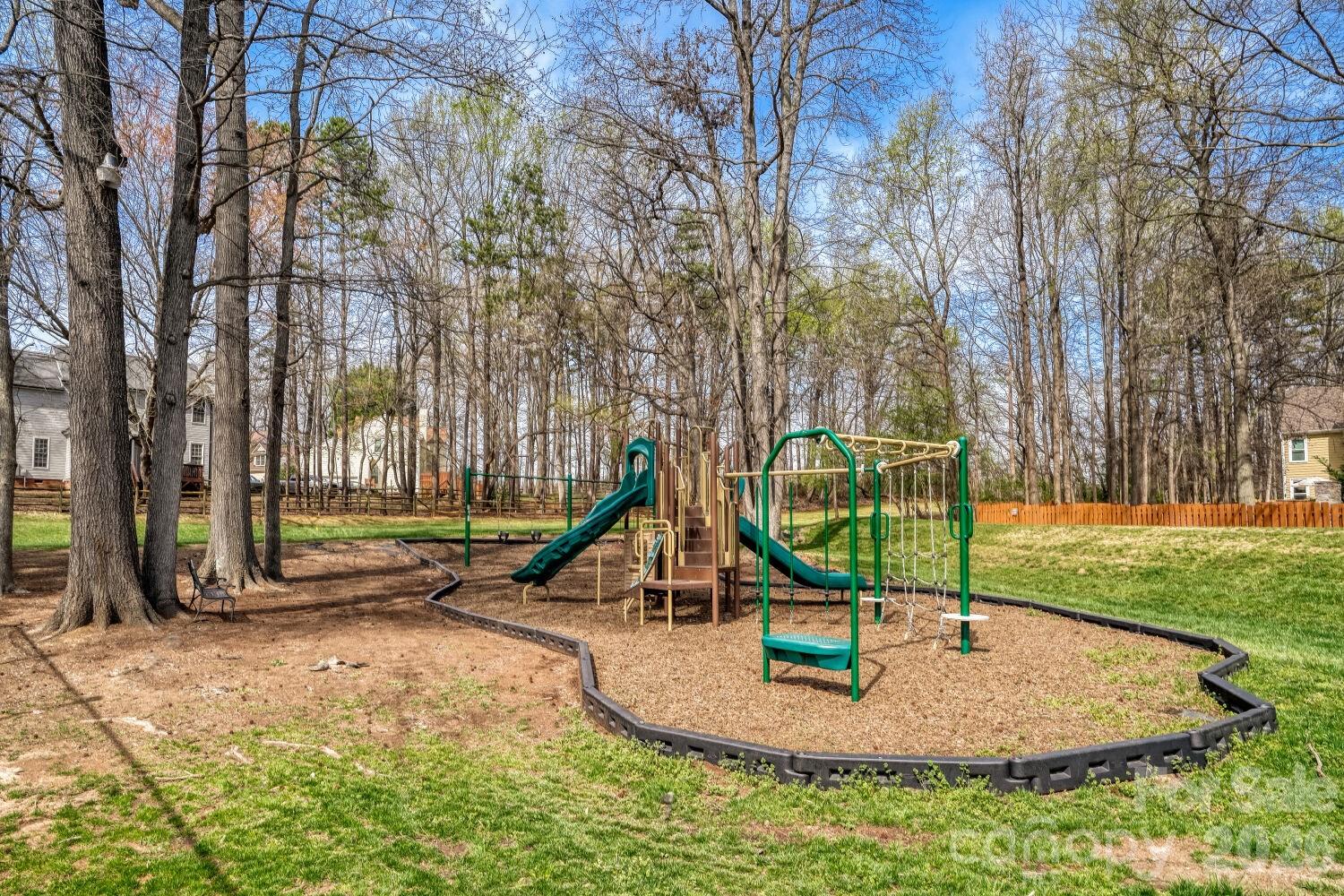 8607 Forest Shadow Circle