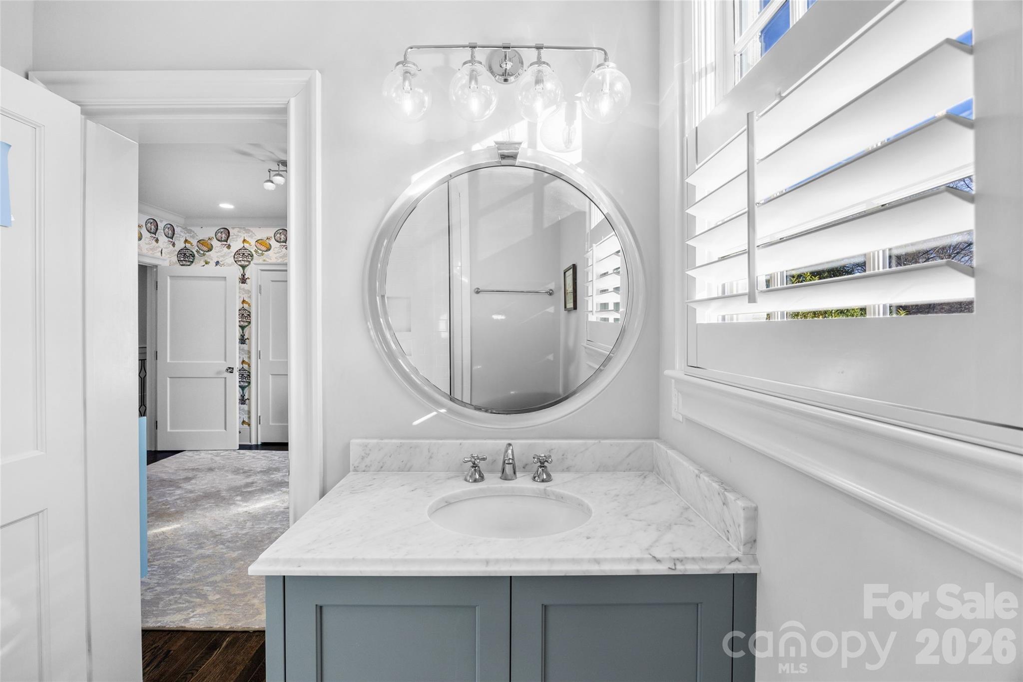 1438 Queens Road W