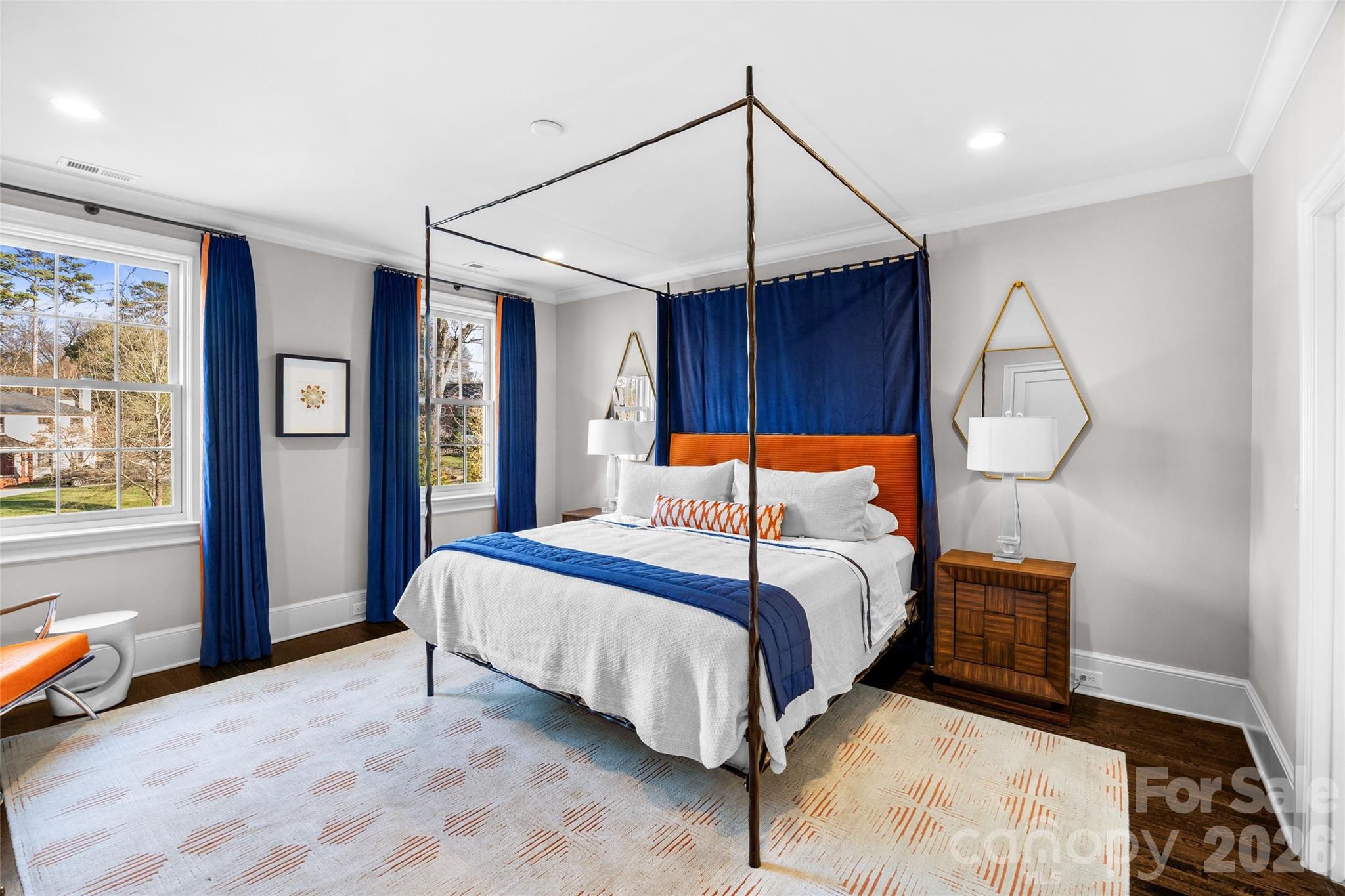 1438 Queens Road W