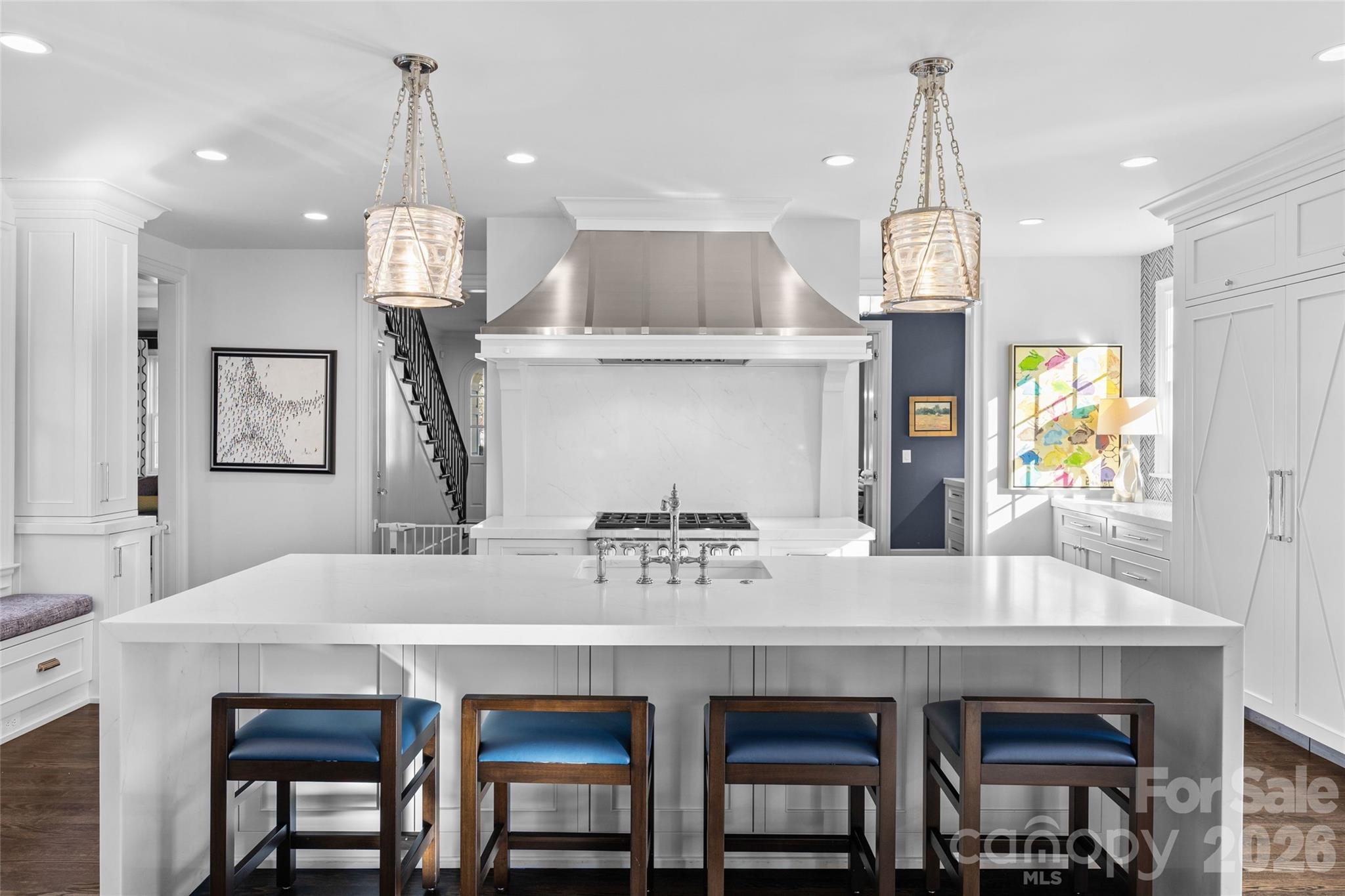 1438 Queens Road W