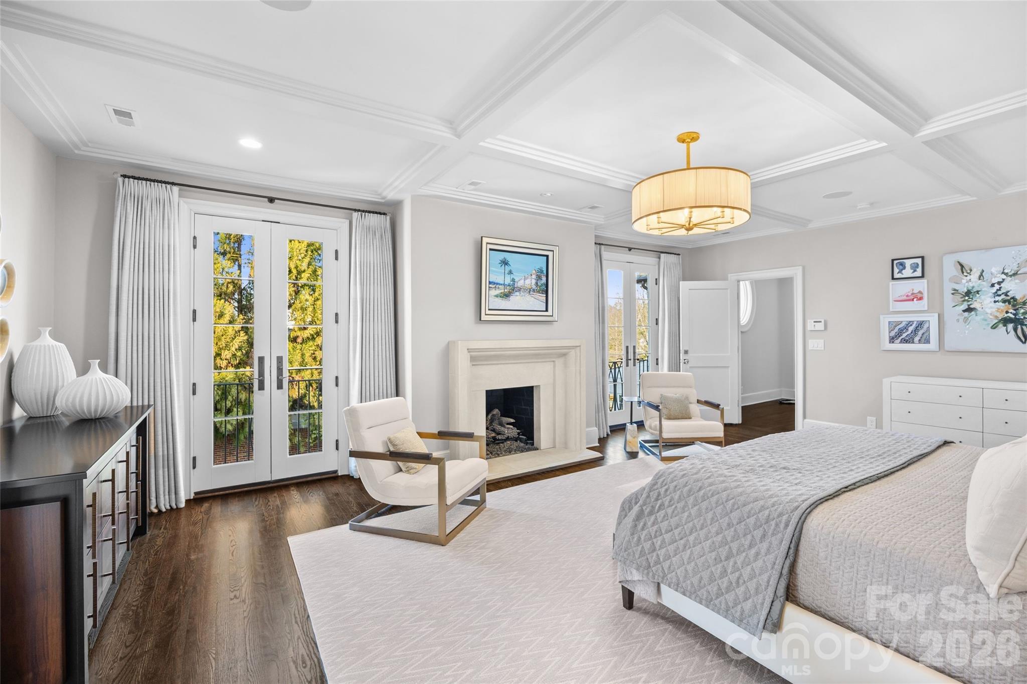 1438 Queens Road W