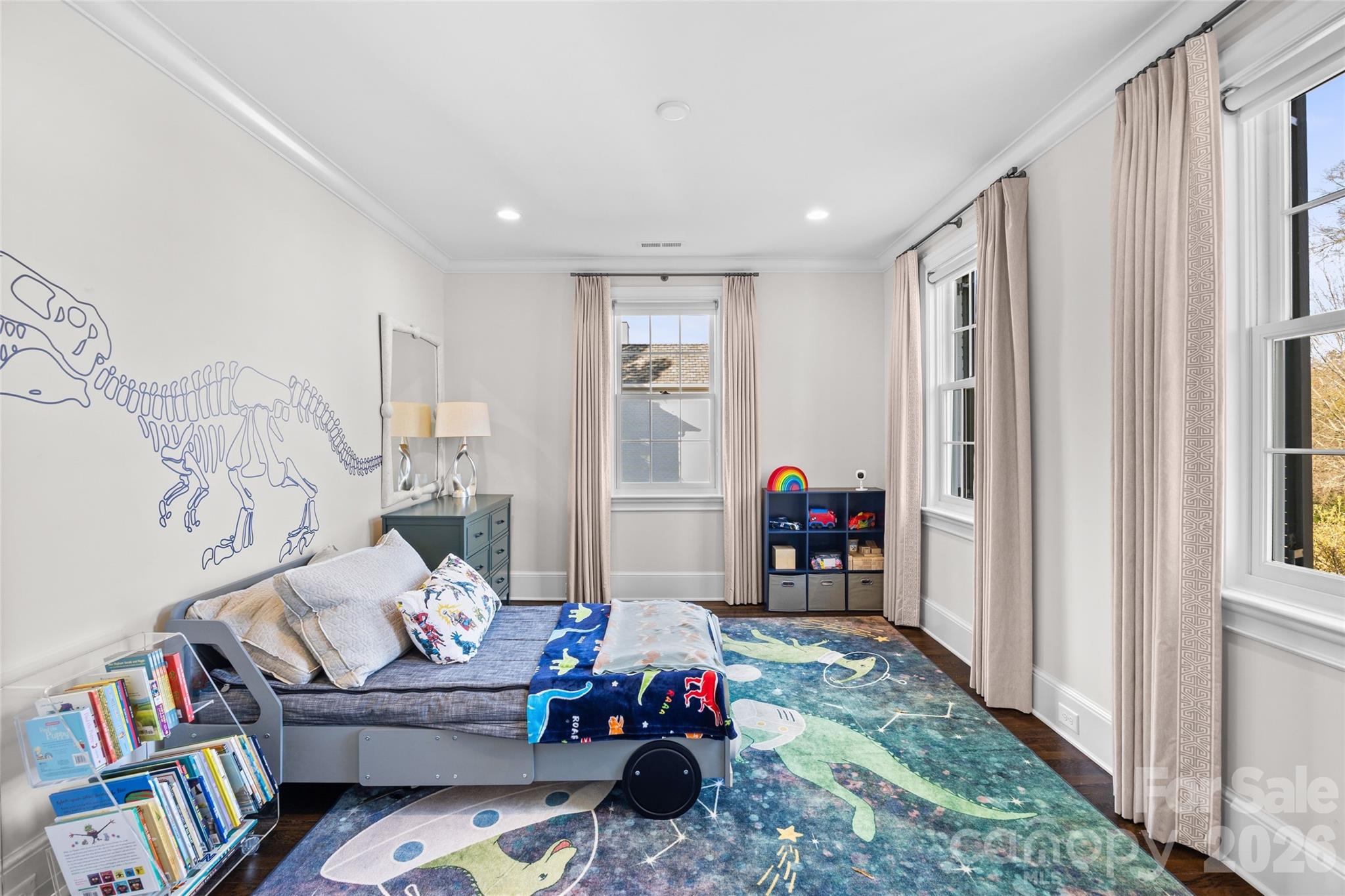 1438 Queens Road W