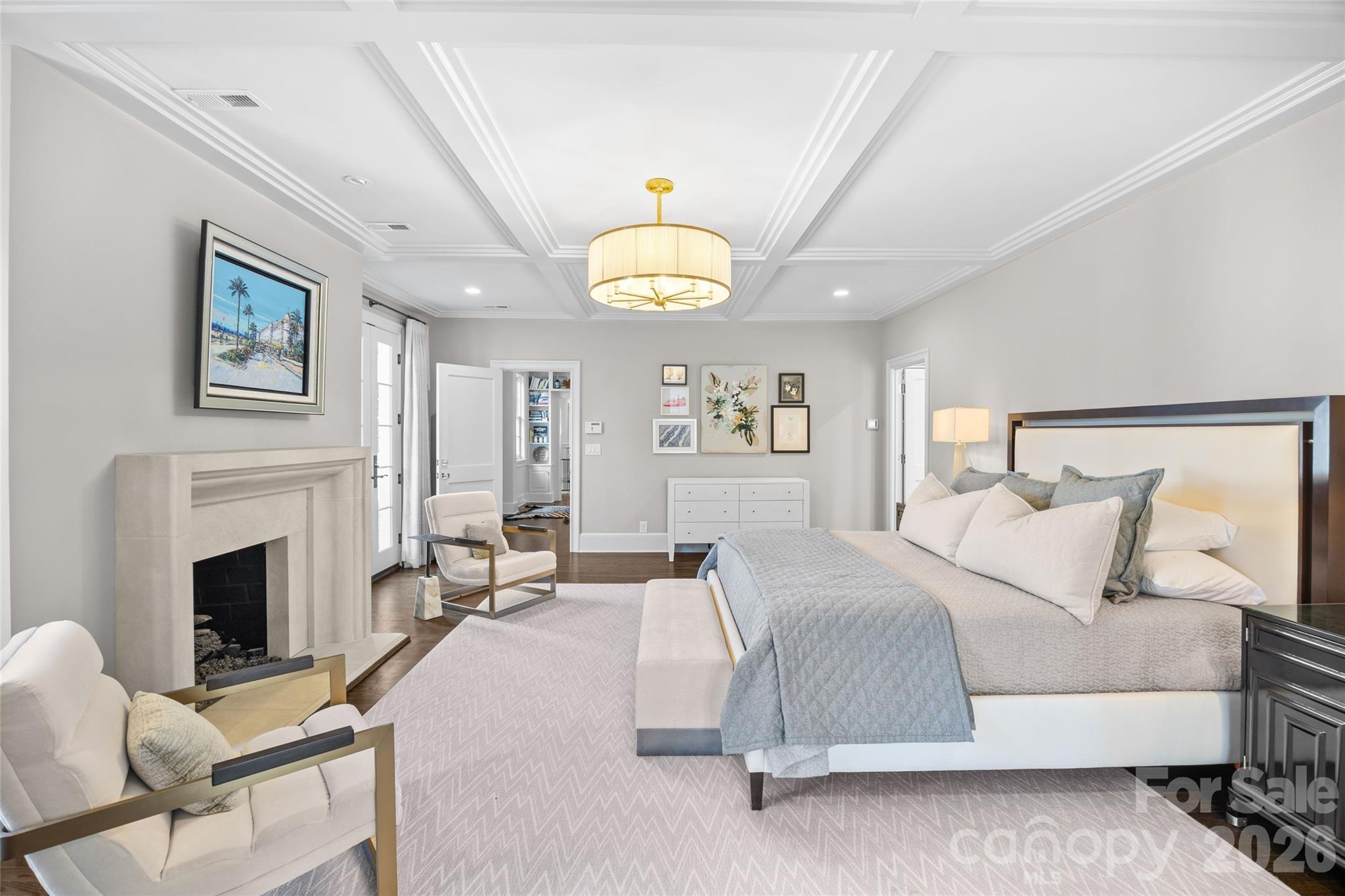 1438 Queens Road W