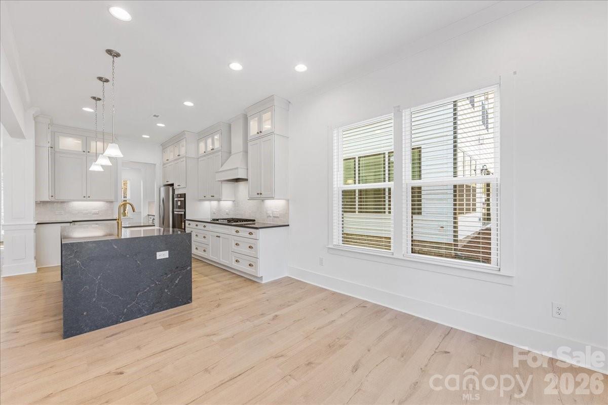 1611 Chippendale Road
