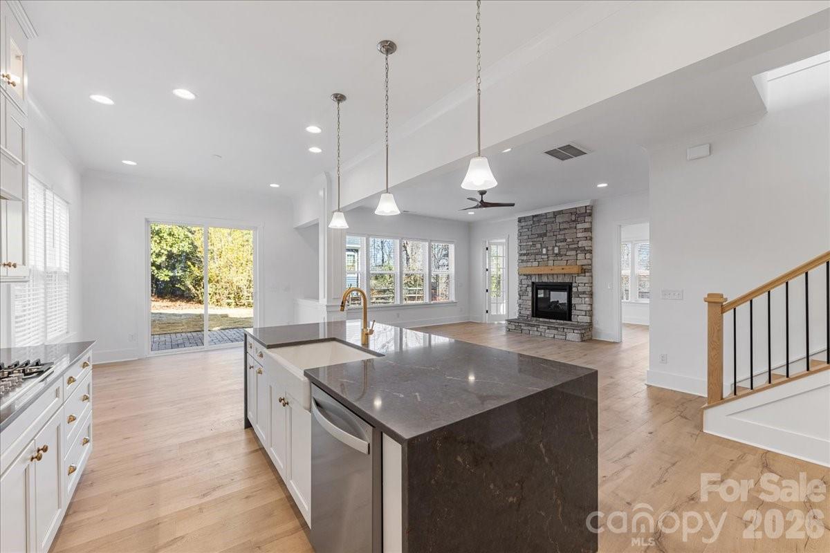 1611 Chippendale Road