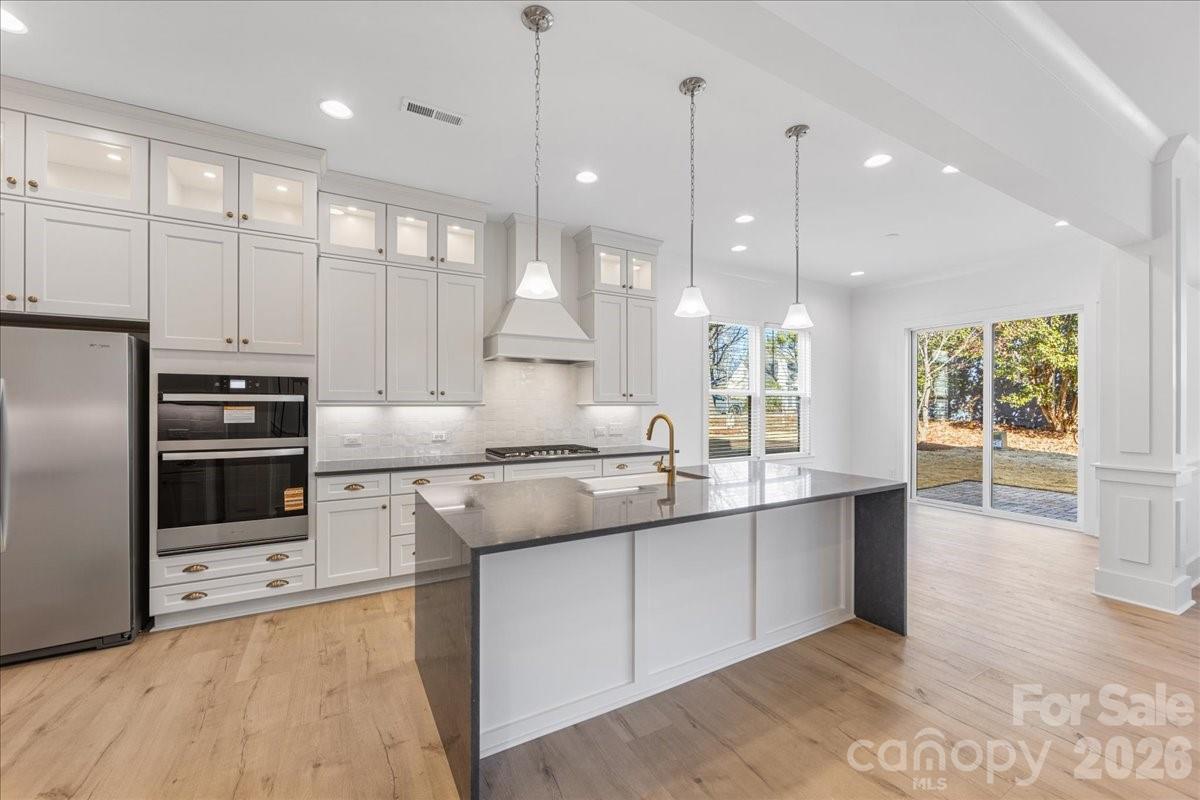 1611 Chippendale Road
