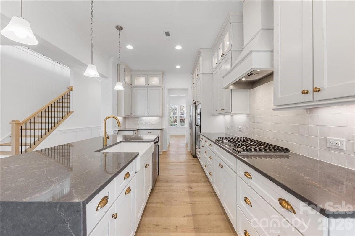 1611 Chippendale Road