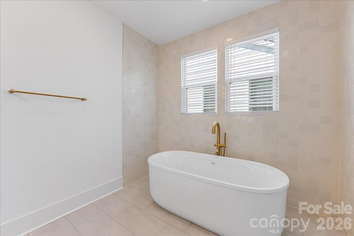 1611 Chippendale Road