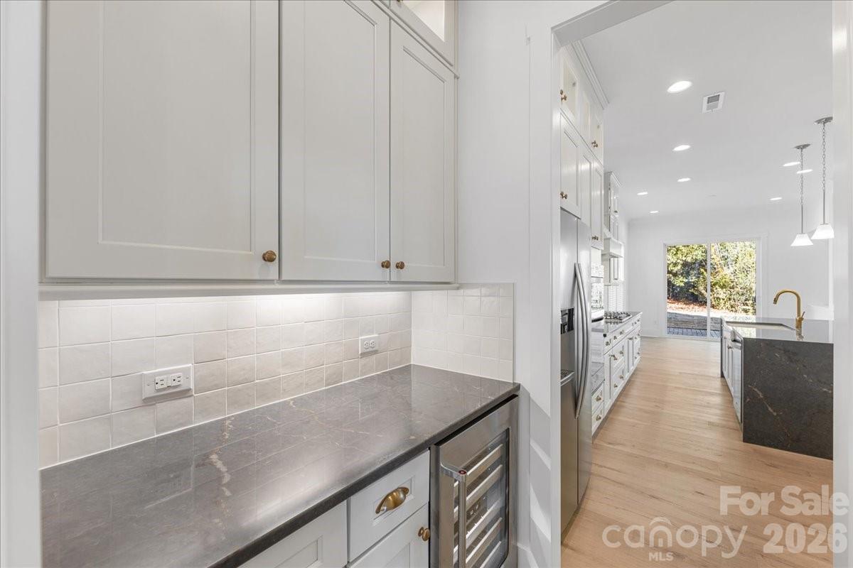 1611 Chippendale Road