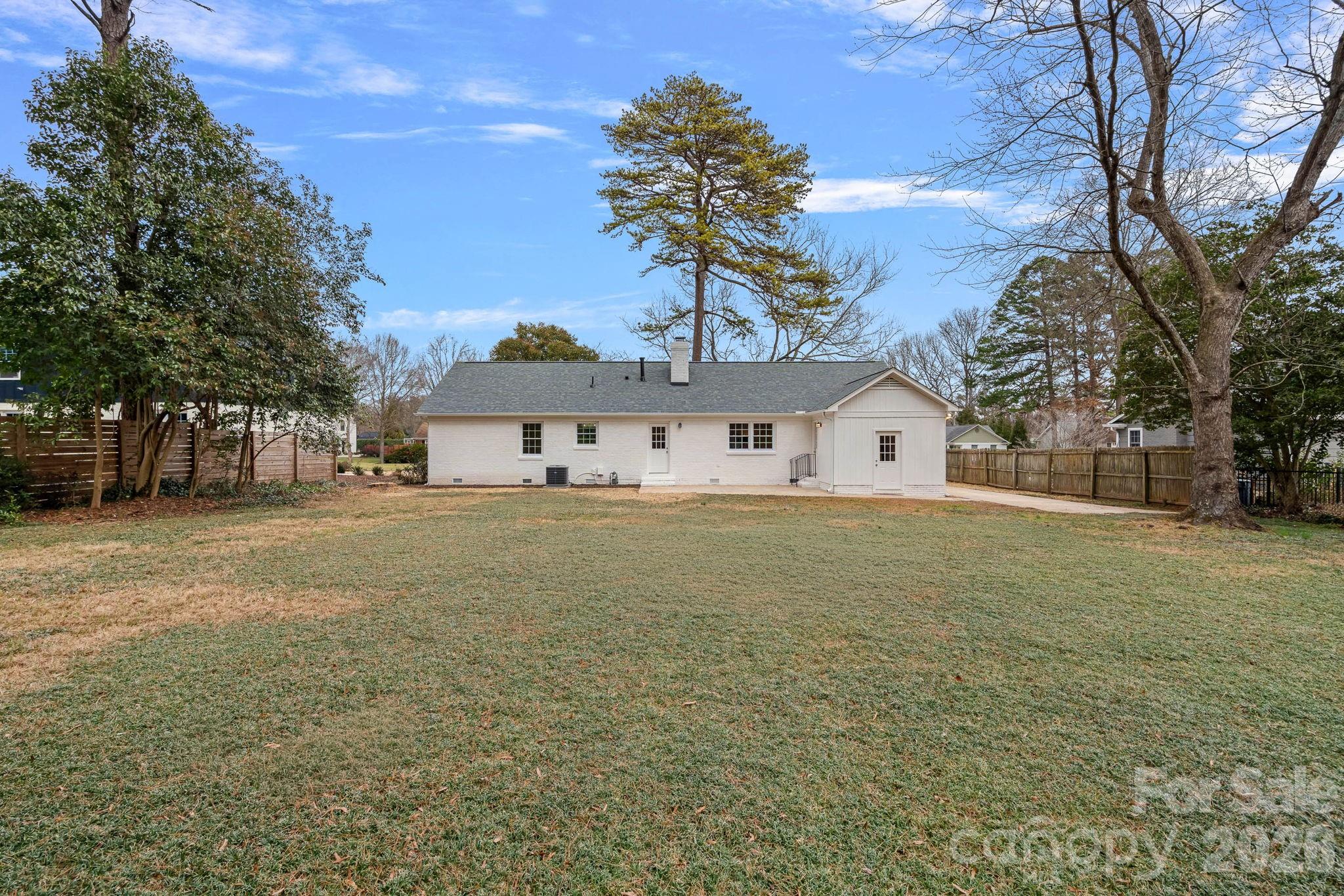 6040 Springhouse Lane