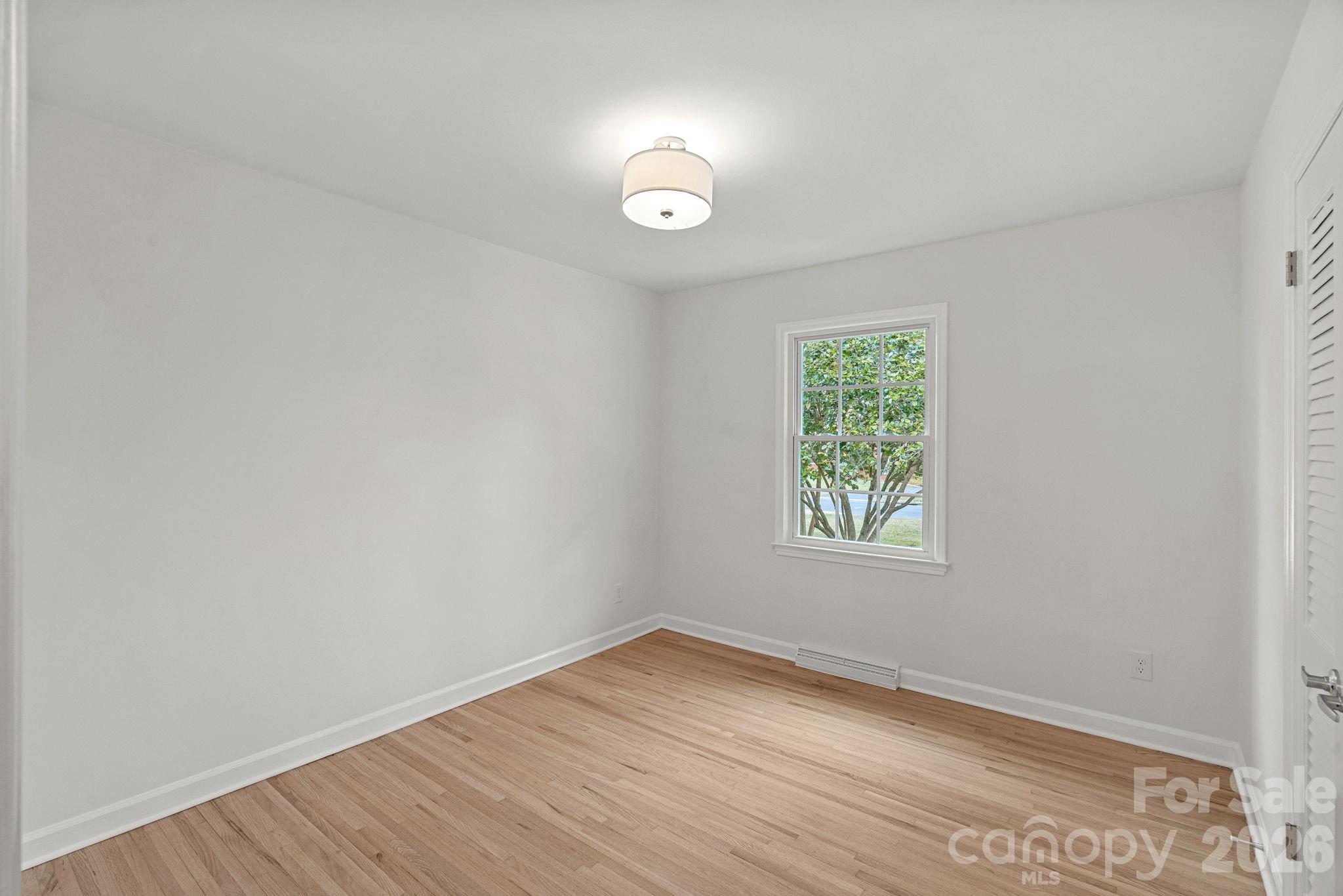 6040 Springhouse Lane