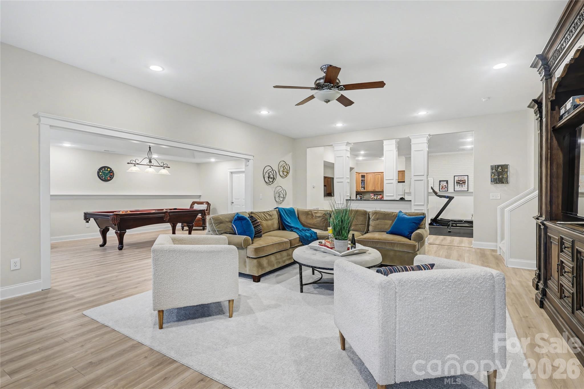 623 N Oak Drive