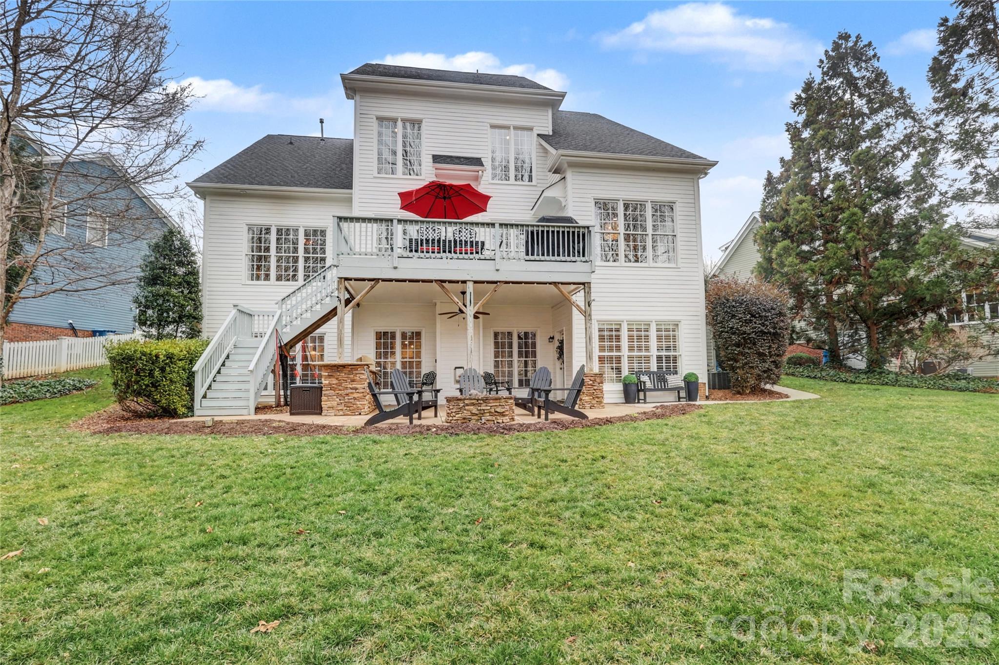 623 N Oak Drive