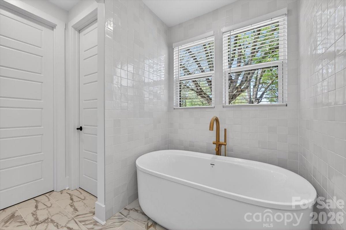1607 Chippendale Road