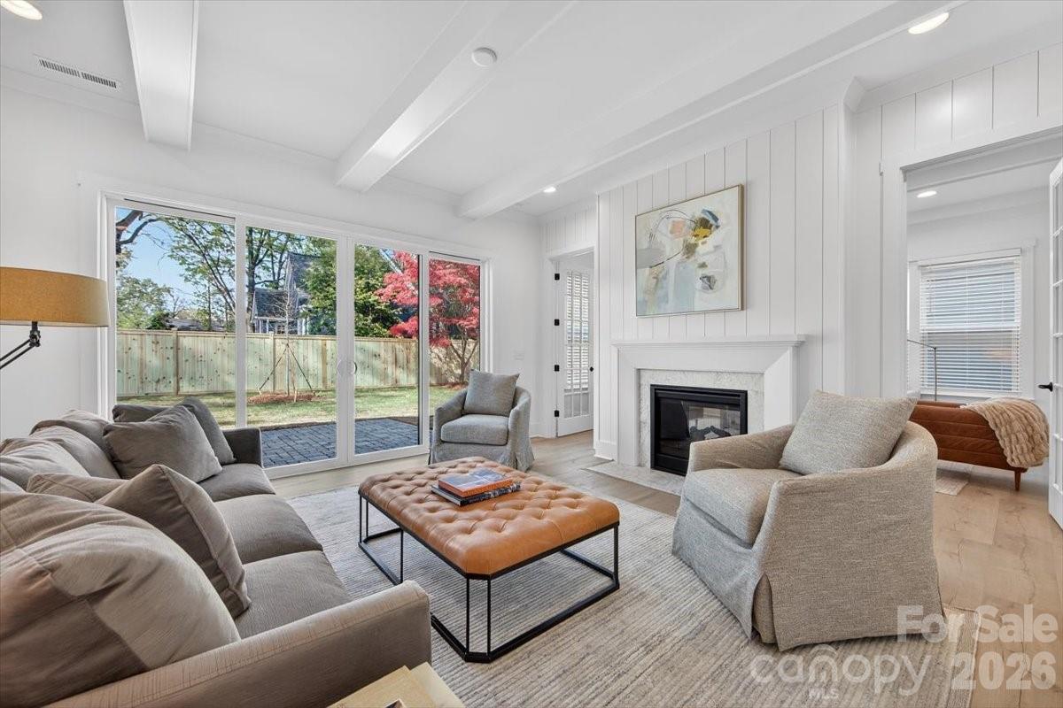 1607 Chippendale Road