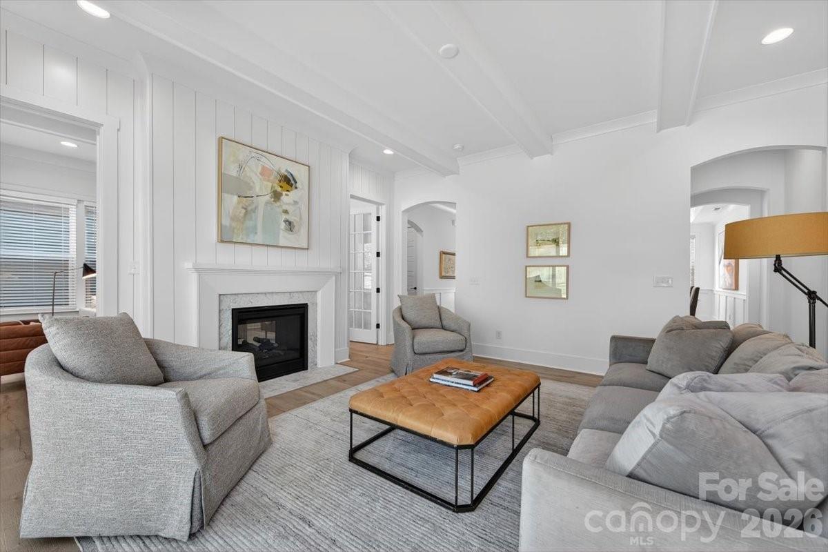 1607 Chippendale Road