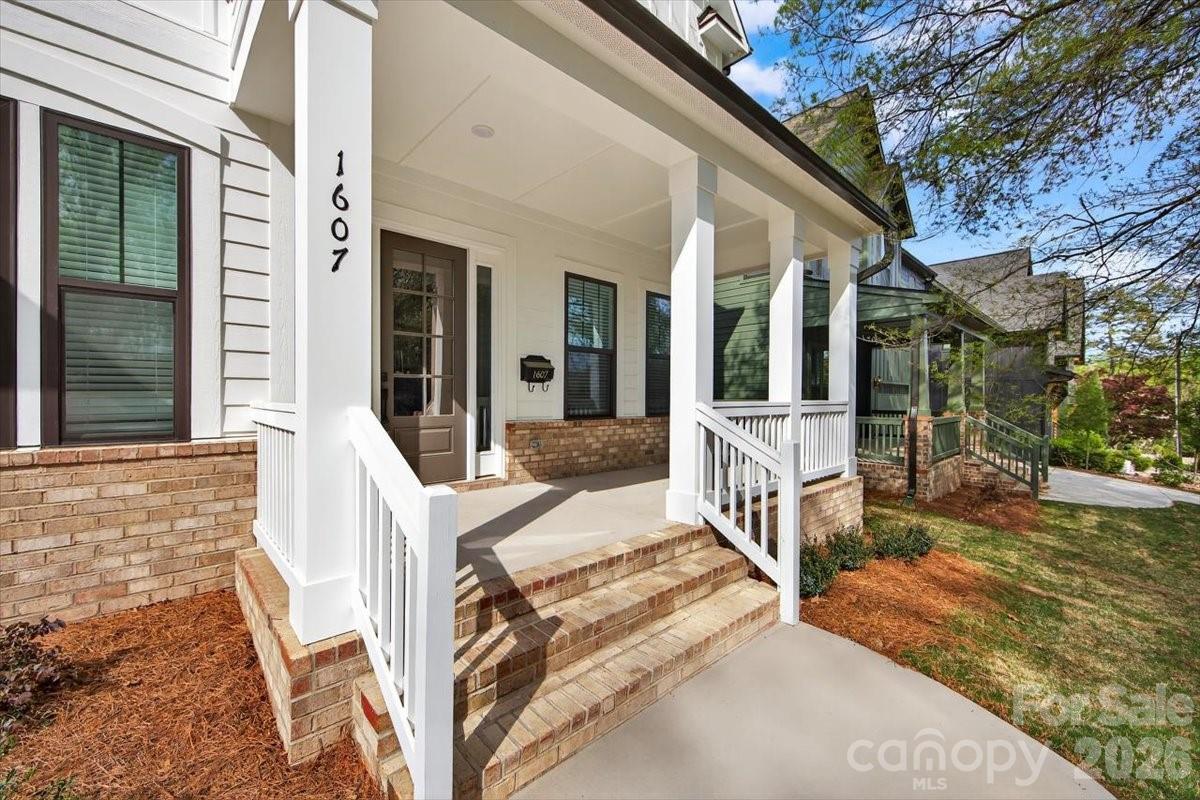 1607 Chippendale Road