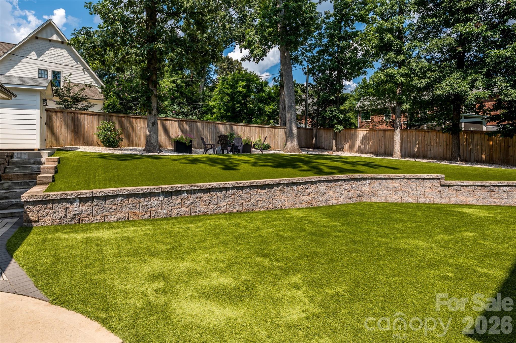 4325 Tangle Dr