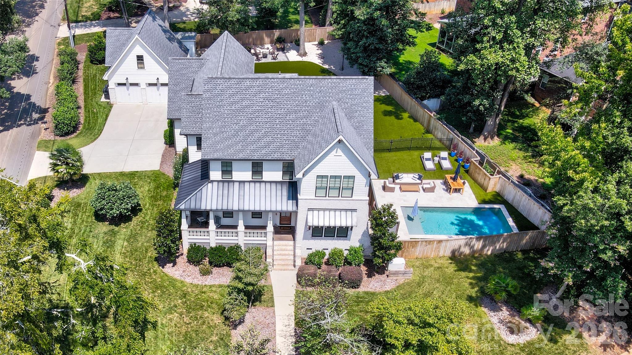 4325 Tangle Dr