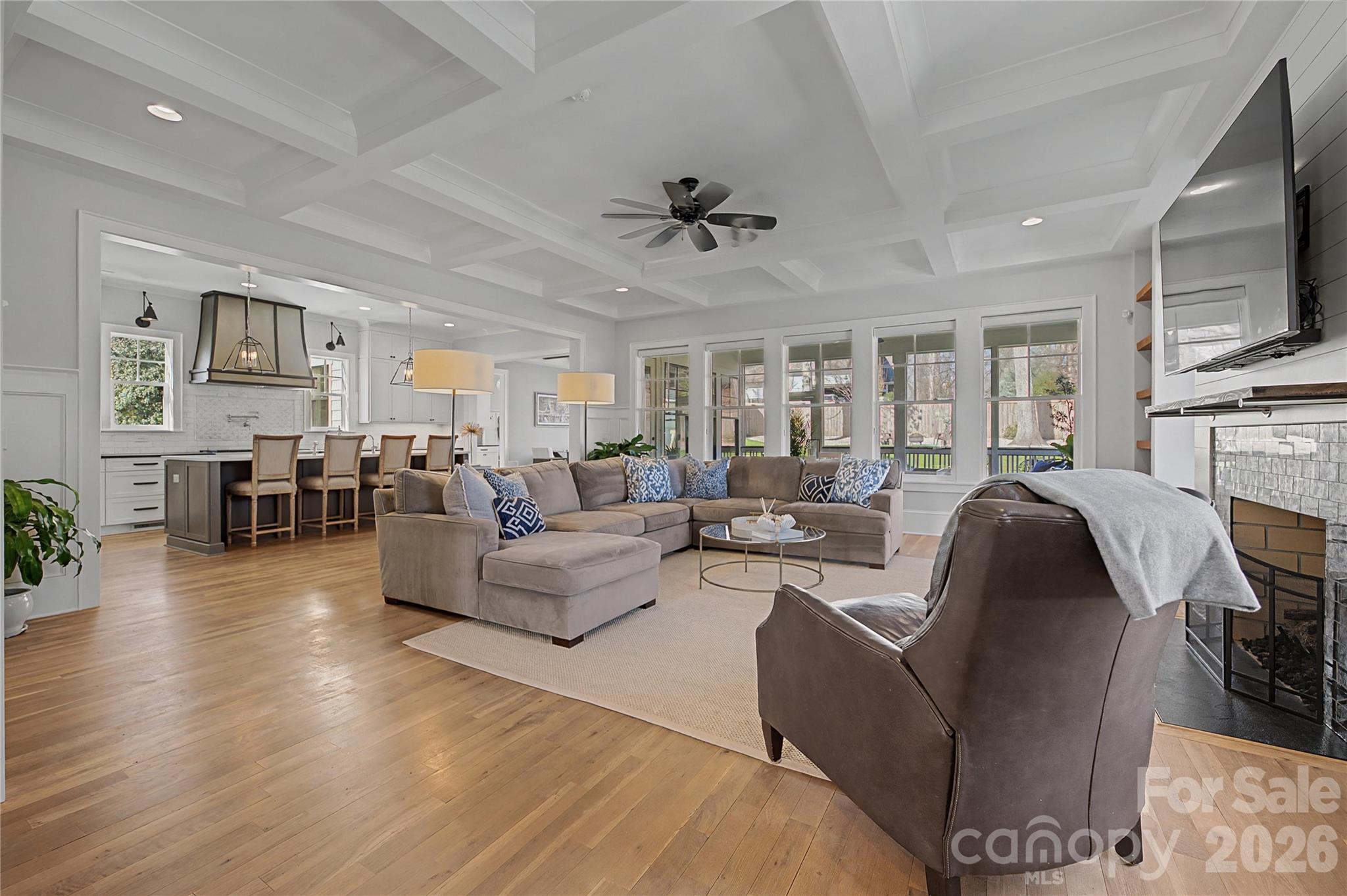 4325 Tangle Dr