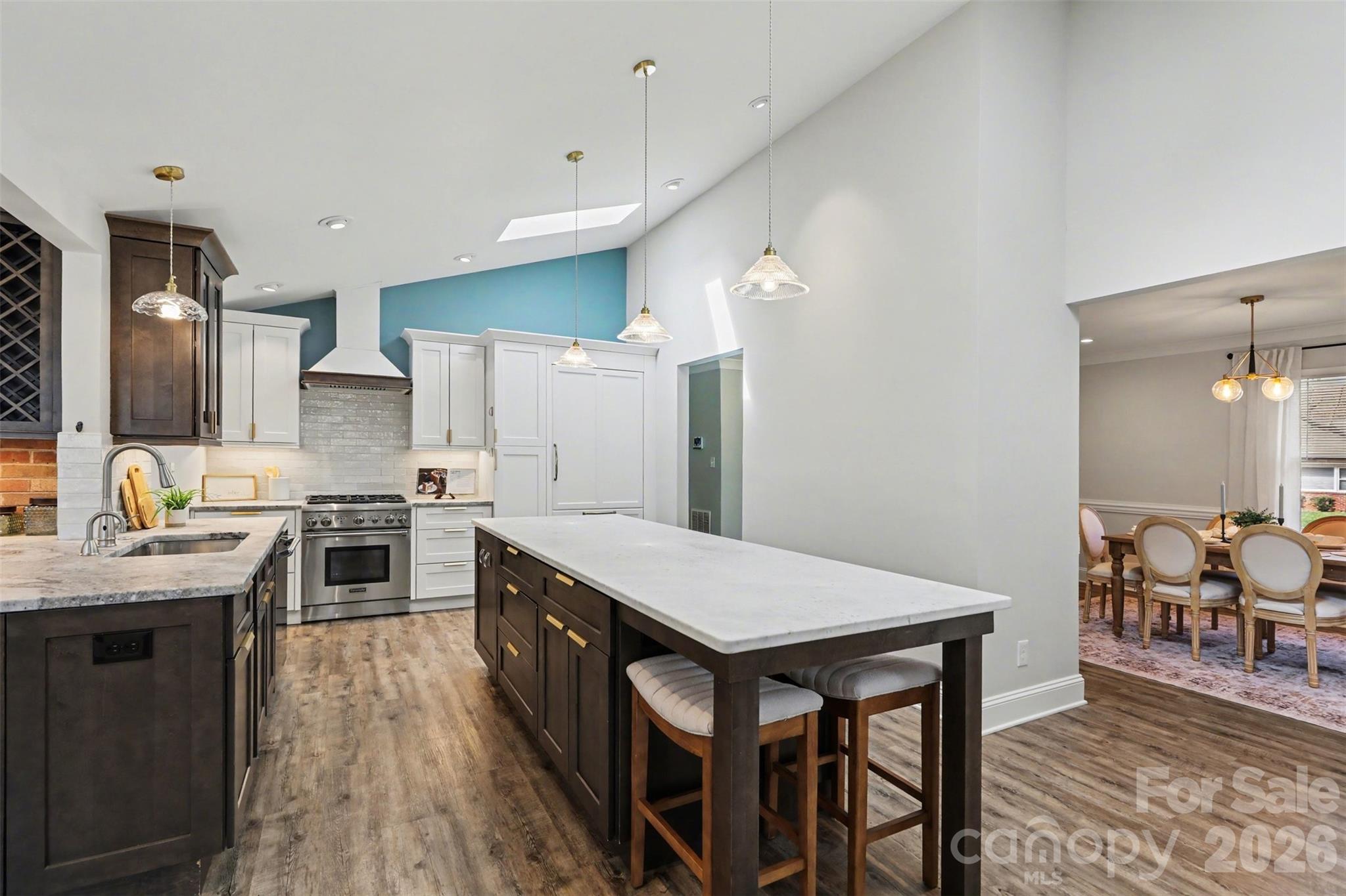 4119 Wall Street