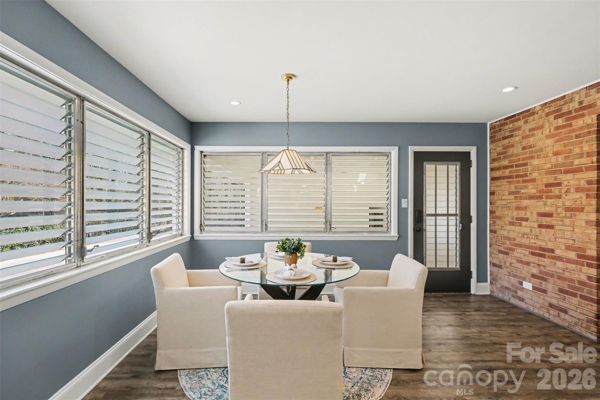 4119 Wall Street