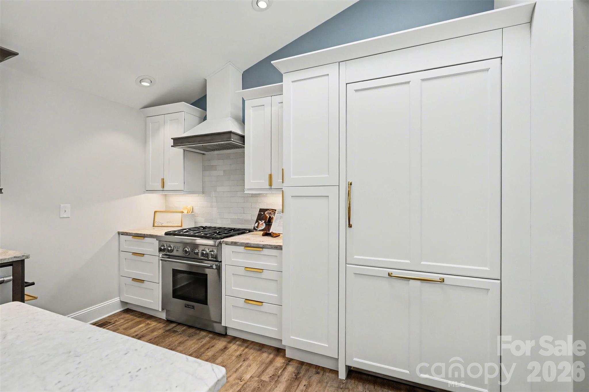 4119 Wall Street
