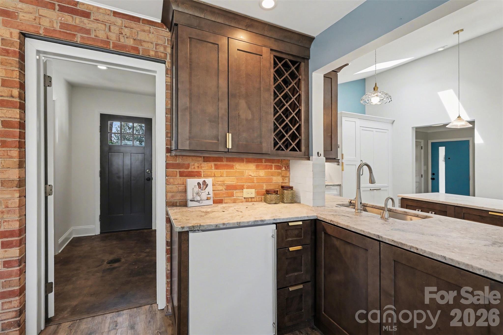 4119 Wall Street