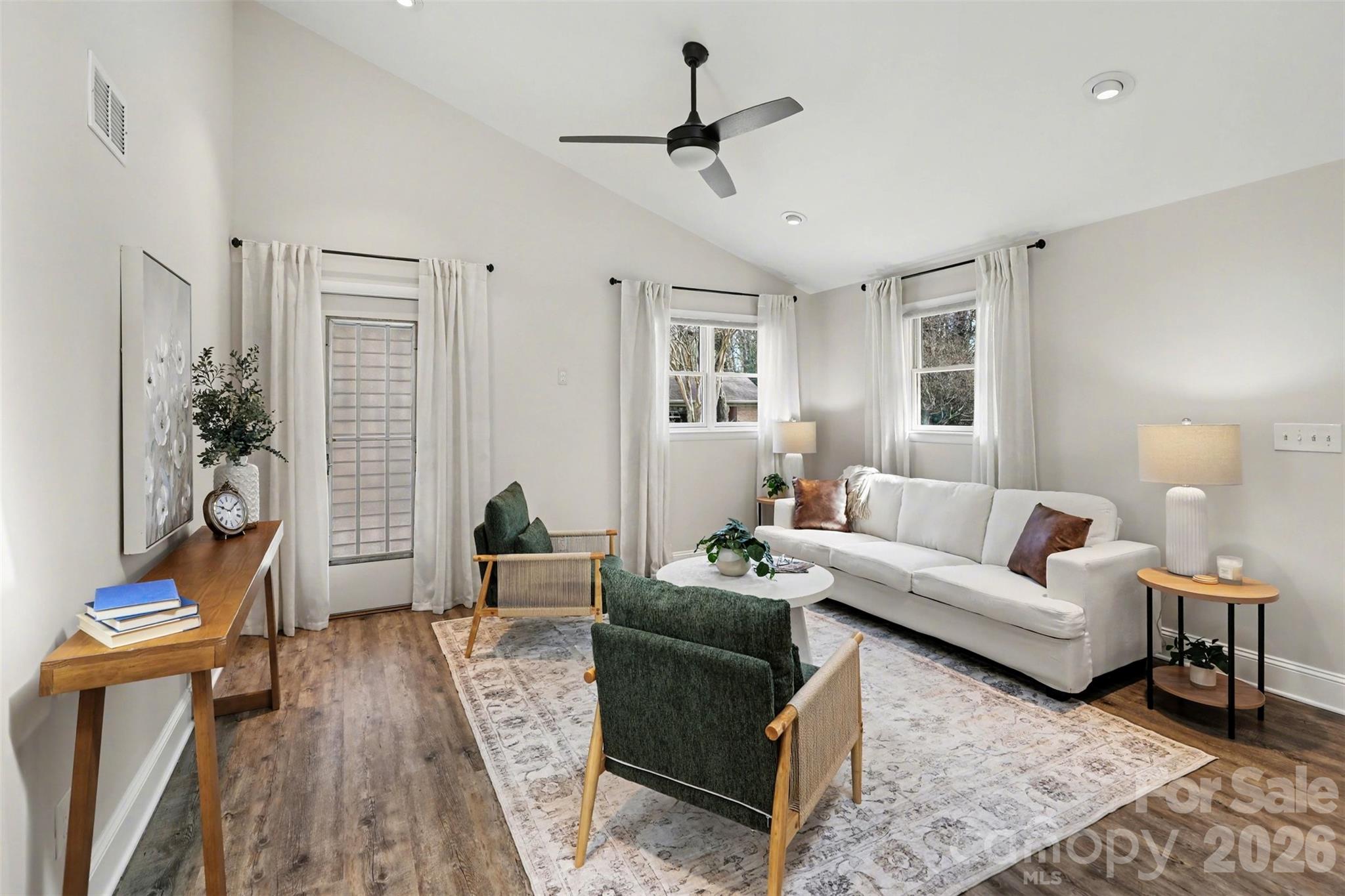 4119 Wall Street