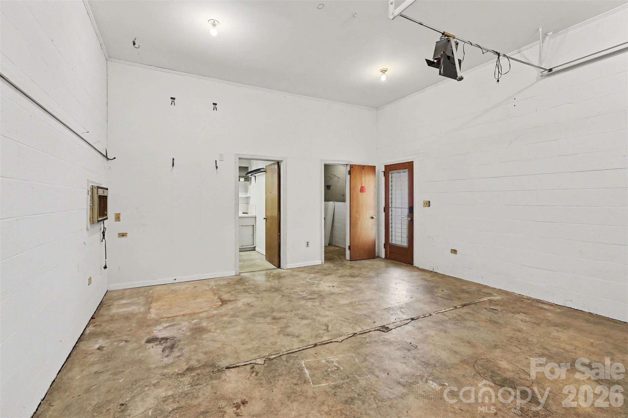 4119 Wall Street