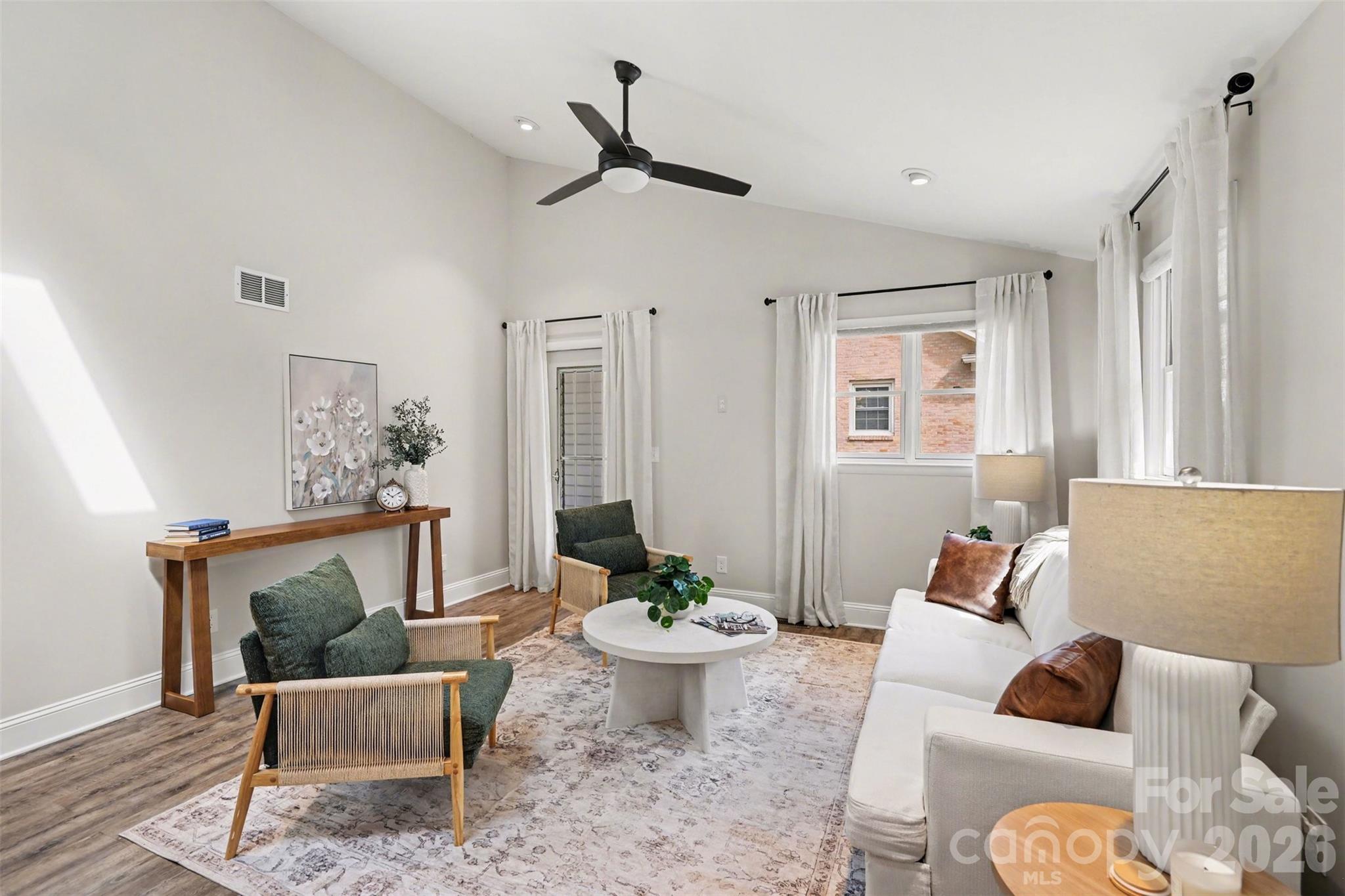 4119 Wall Street