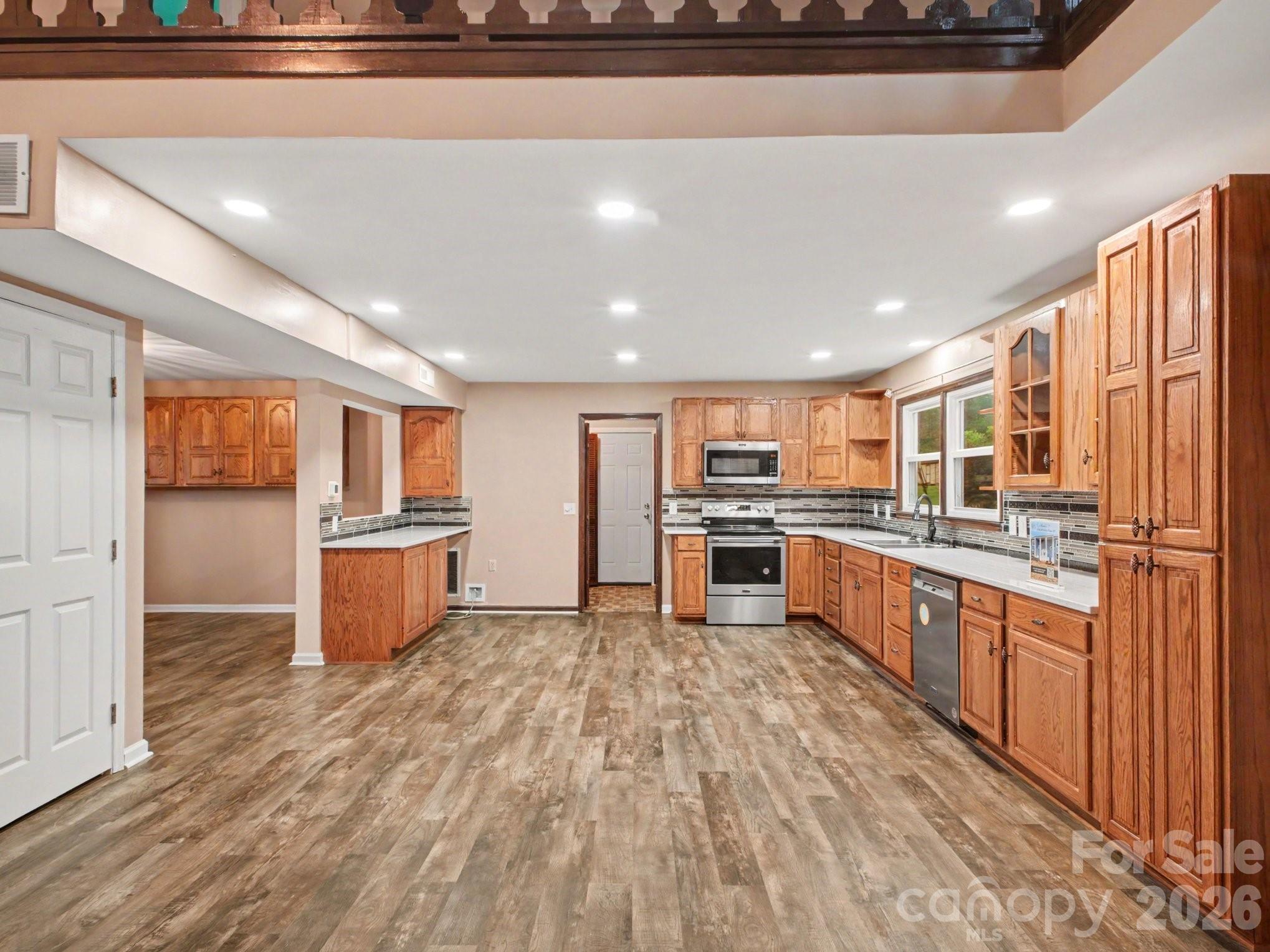 3361 47th Avenue Place NE