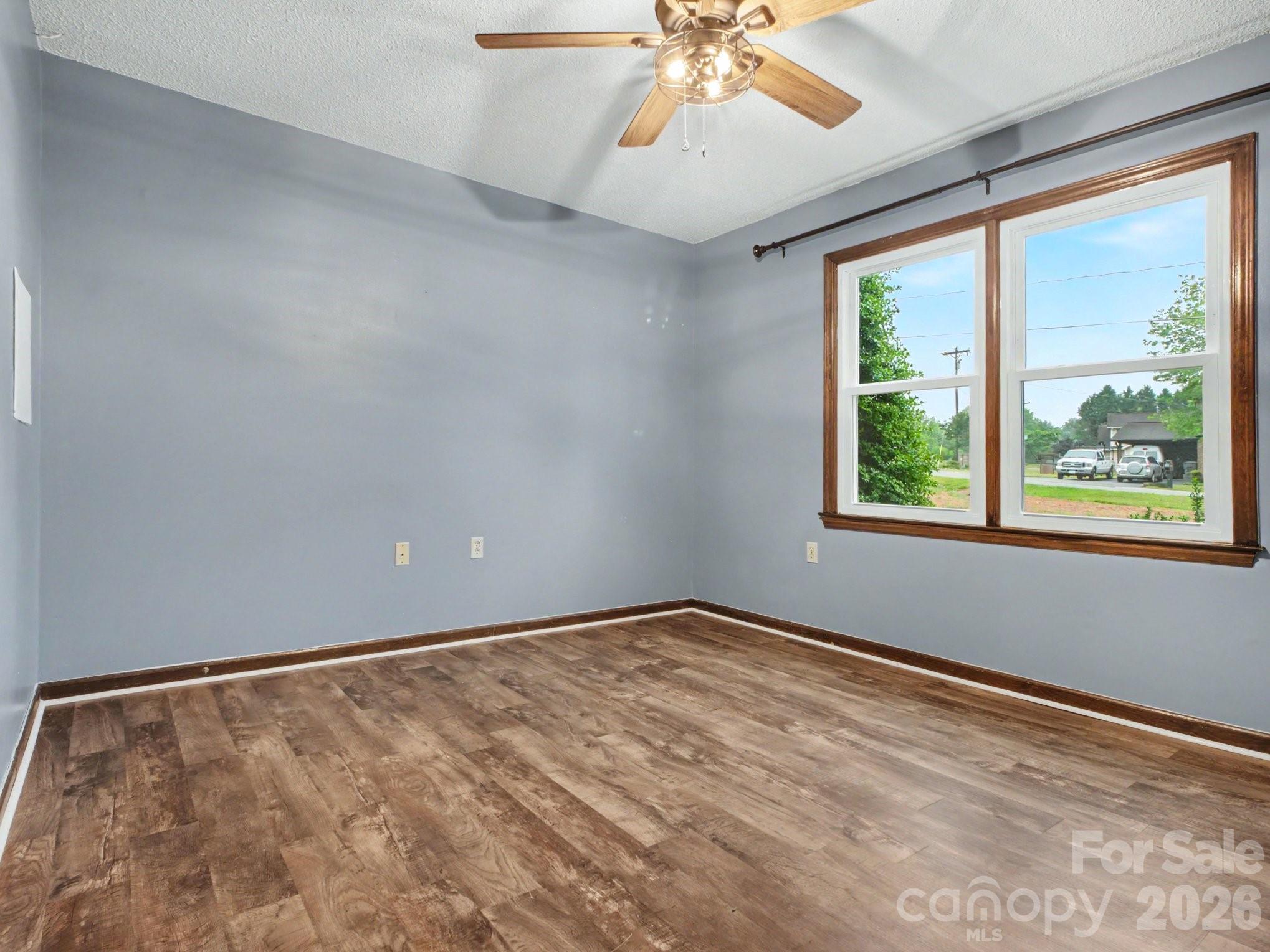 3361 47th Avenue Place NE