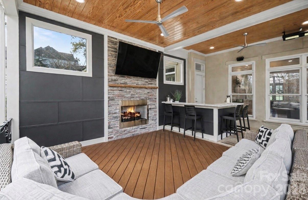 401 Wingfoot Drive