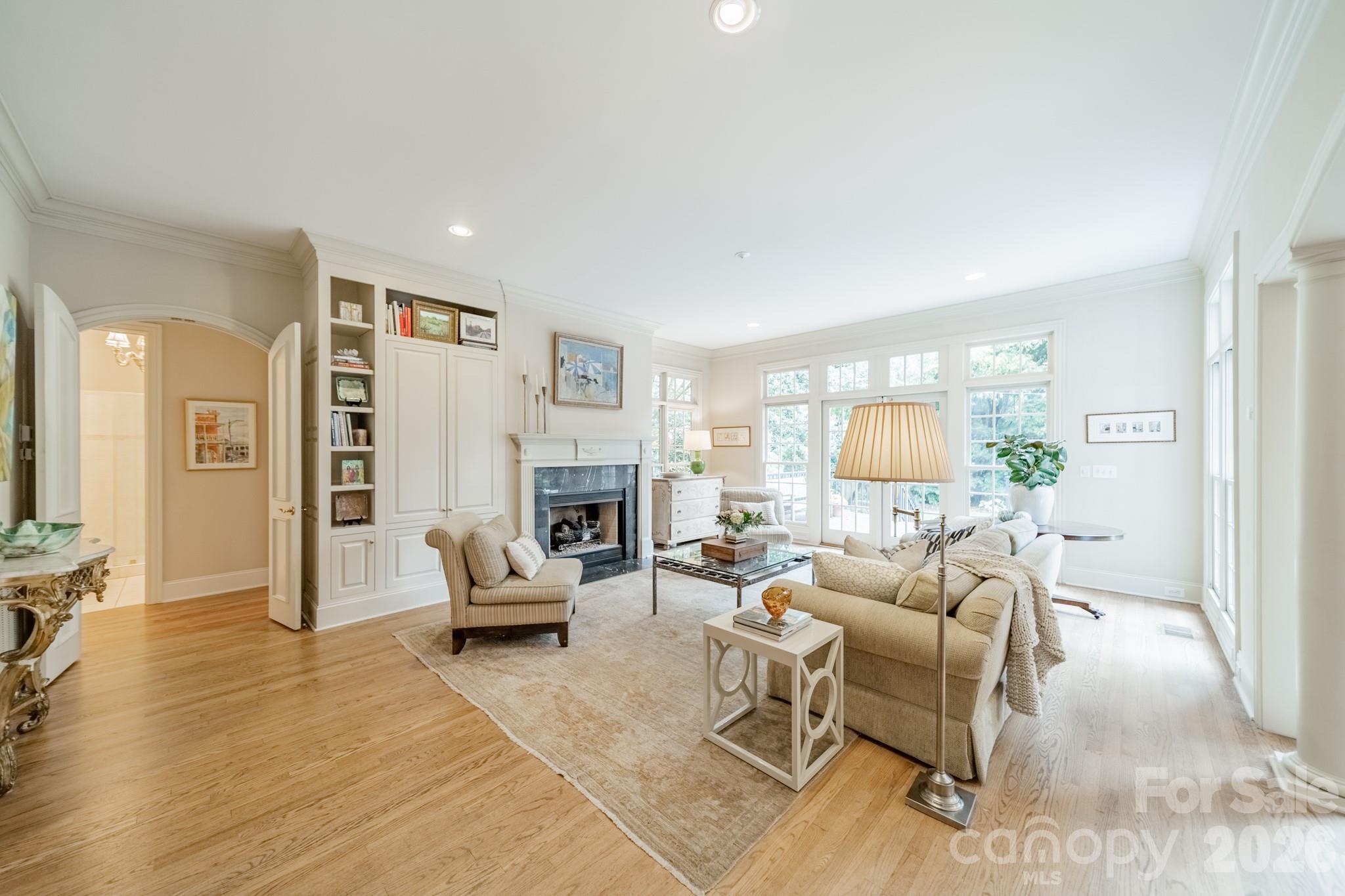 2516 Selwyn Avenue