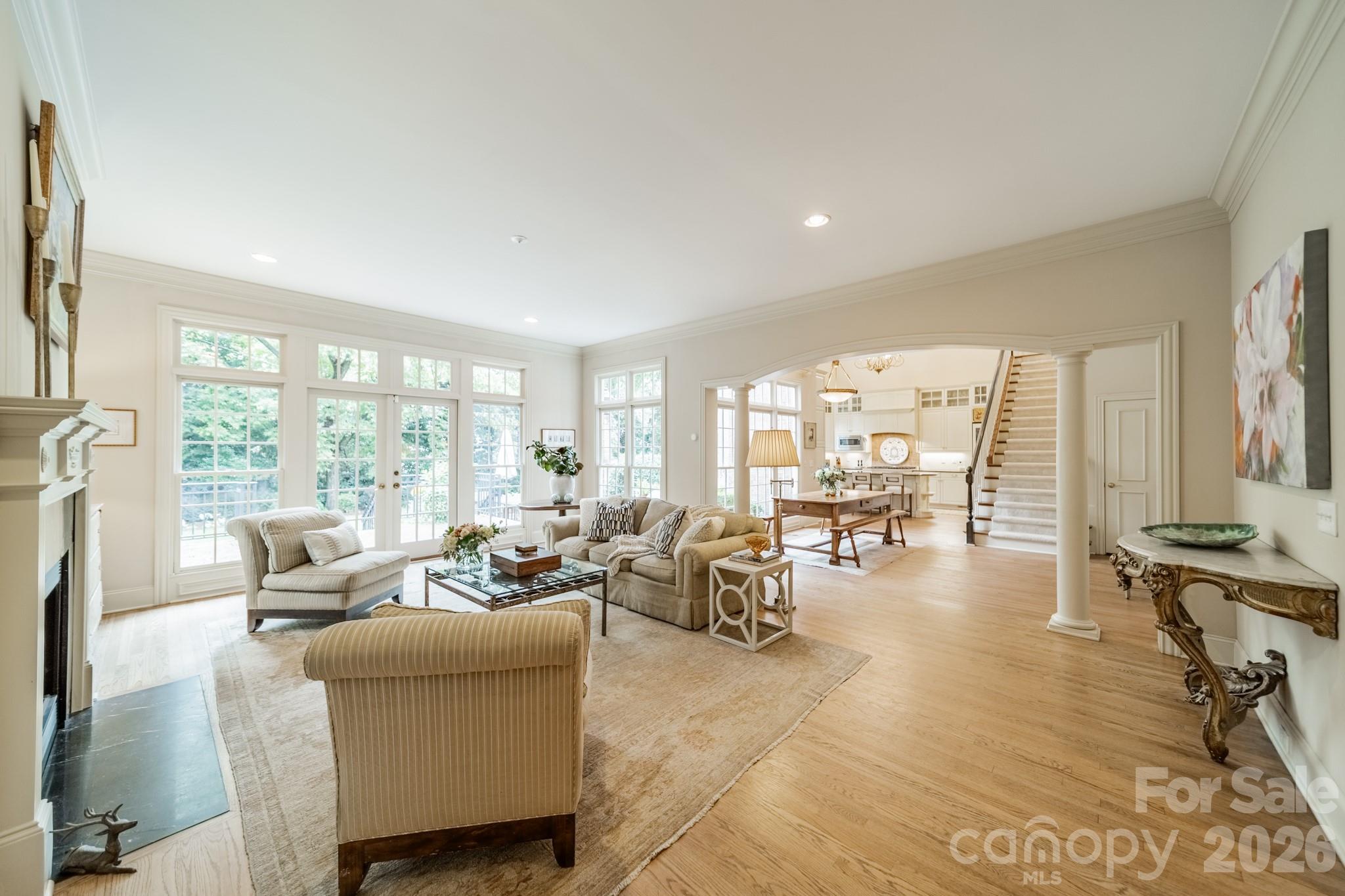 2516 Selwyn Avenue