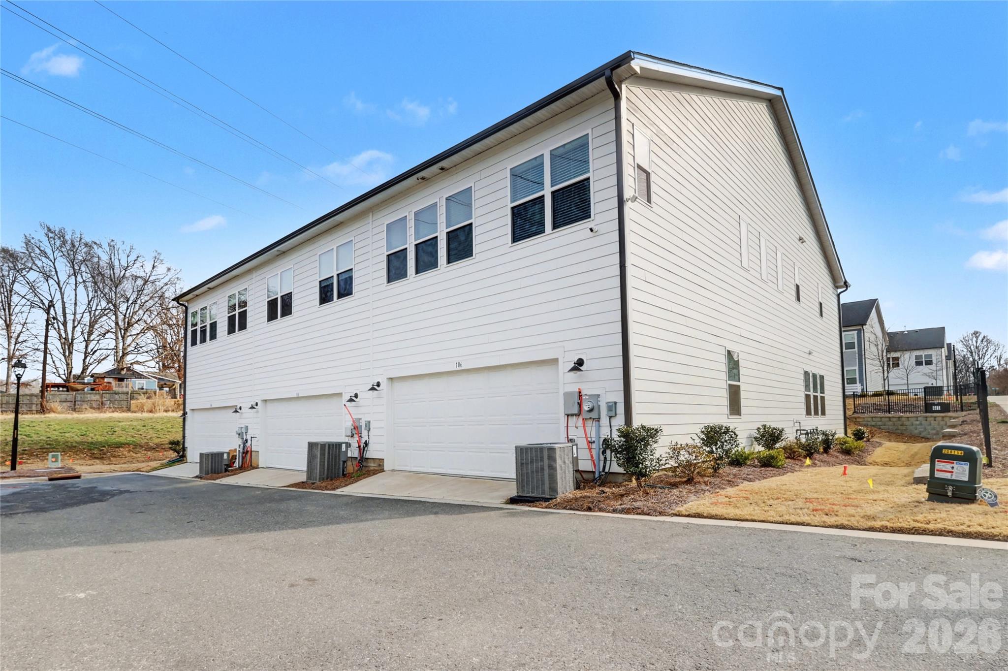 106 Renny Alley