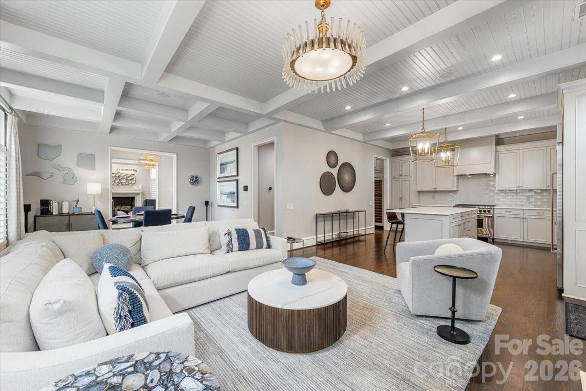 2331 Selwyn Avenue